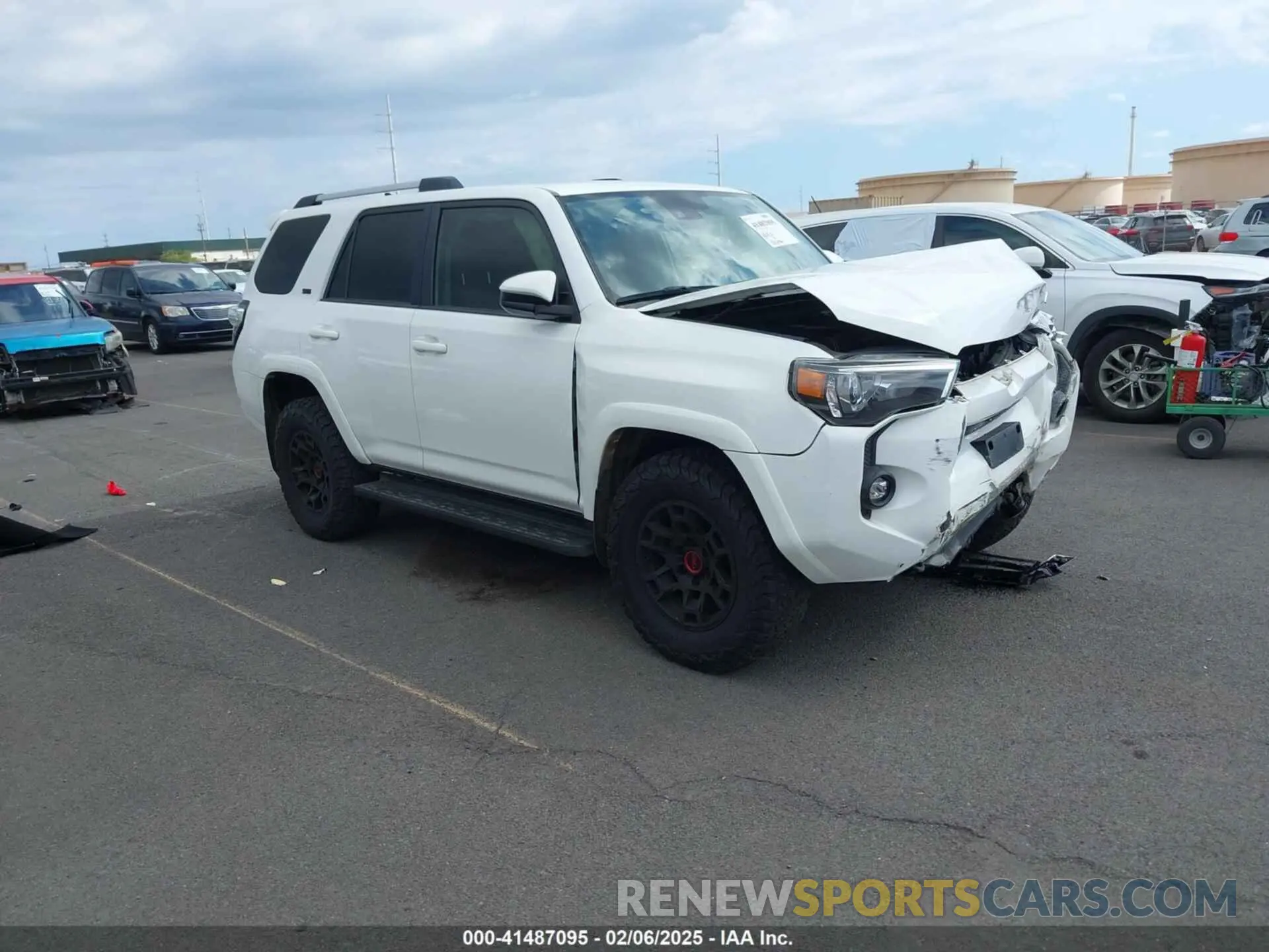 1 Фотография поврежденного автомобиля JTEEU5JR1M5240621 TOYOTA 4RUNNER 2021