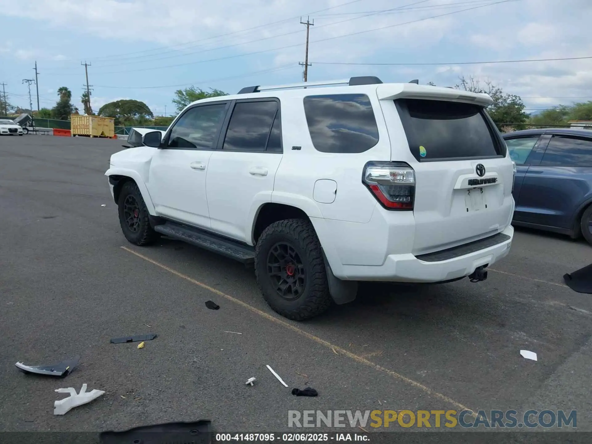3 Фотография поврежденного автомобиля JTEEU5JR1M5240621 TOYOTA 4RUNNER 2021