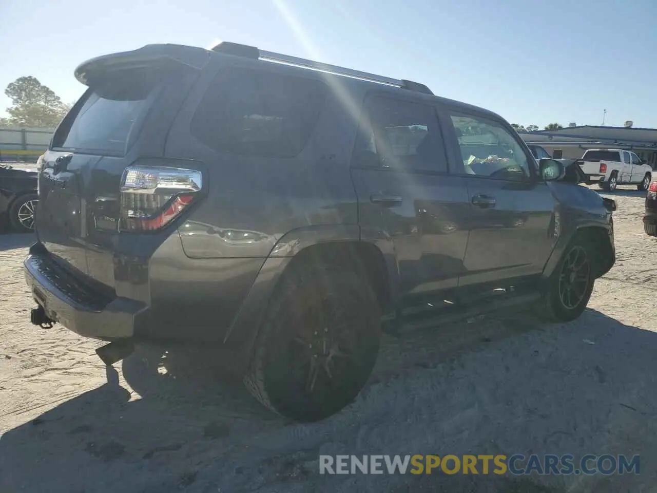 3 Фотография поврежденного автомобиля JTEEU5JR5M5240802 TOYOTA 4RUNNER 2021