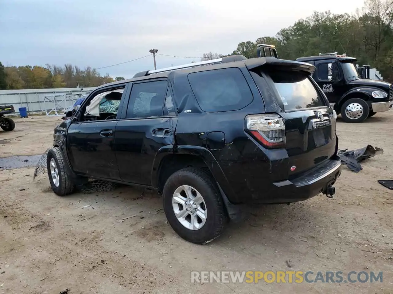 2 Photograph of a damaged car JTEEU5JR6M5230361 TOYOTA 4RUNNER 2021