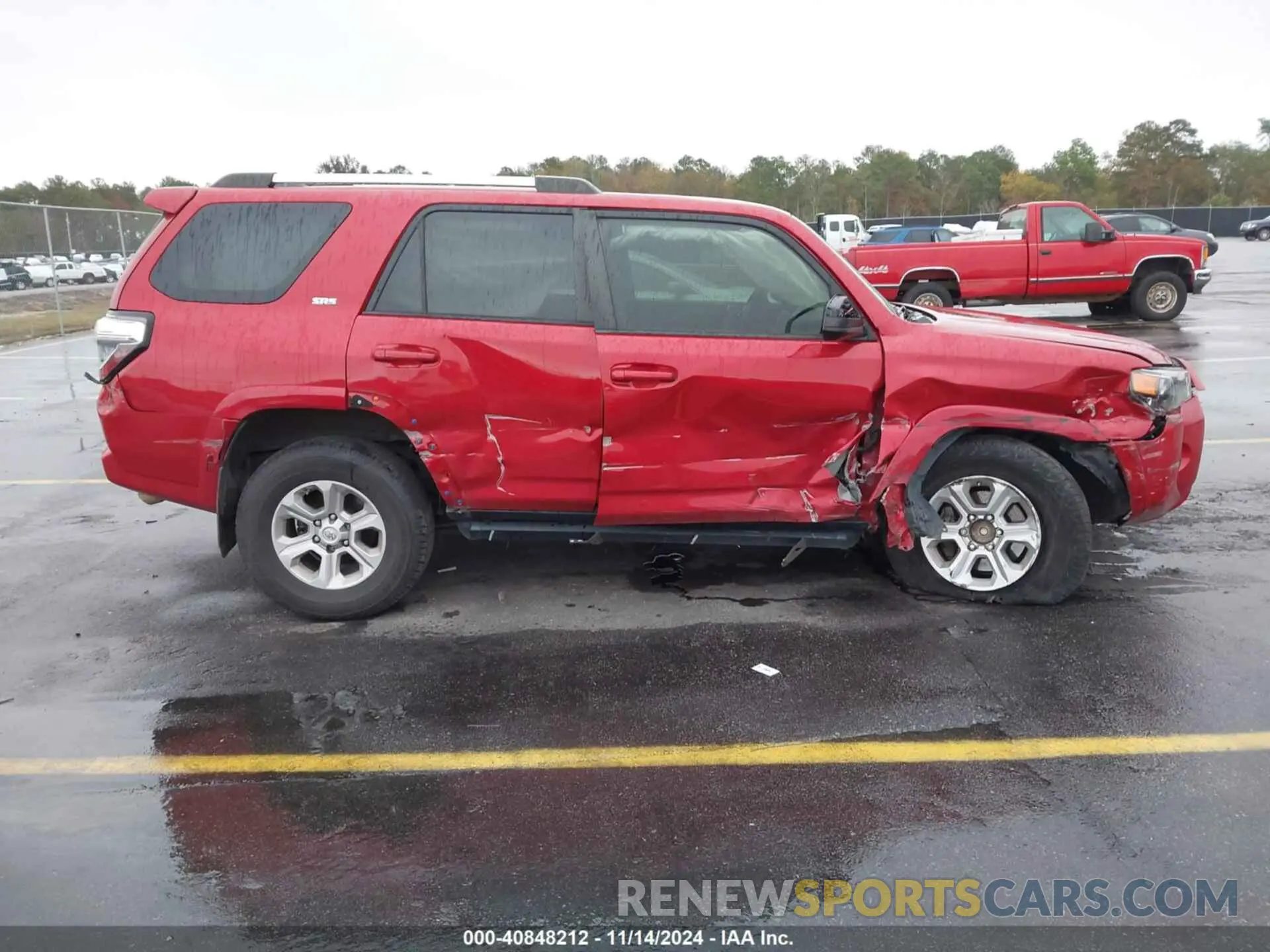 12 Photograph of a damaged car JTEEU5JR6M5249945 TOYOTA 4RUNNER 2021