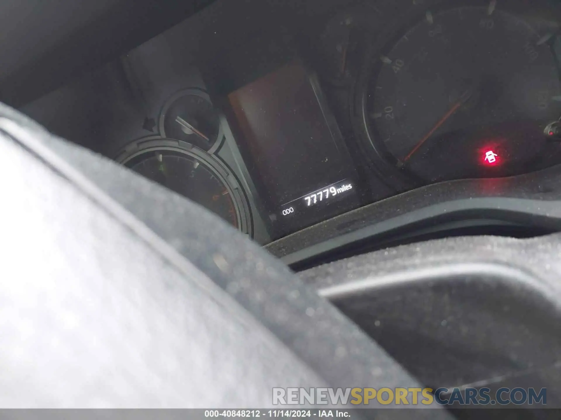 14 Photograph of a damaged car JTEEU5JR6M5249945 TOYOTA 4RUNNER 2021