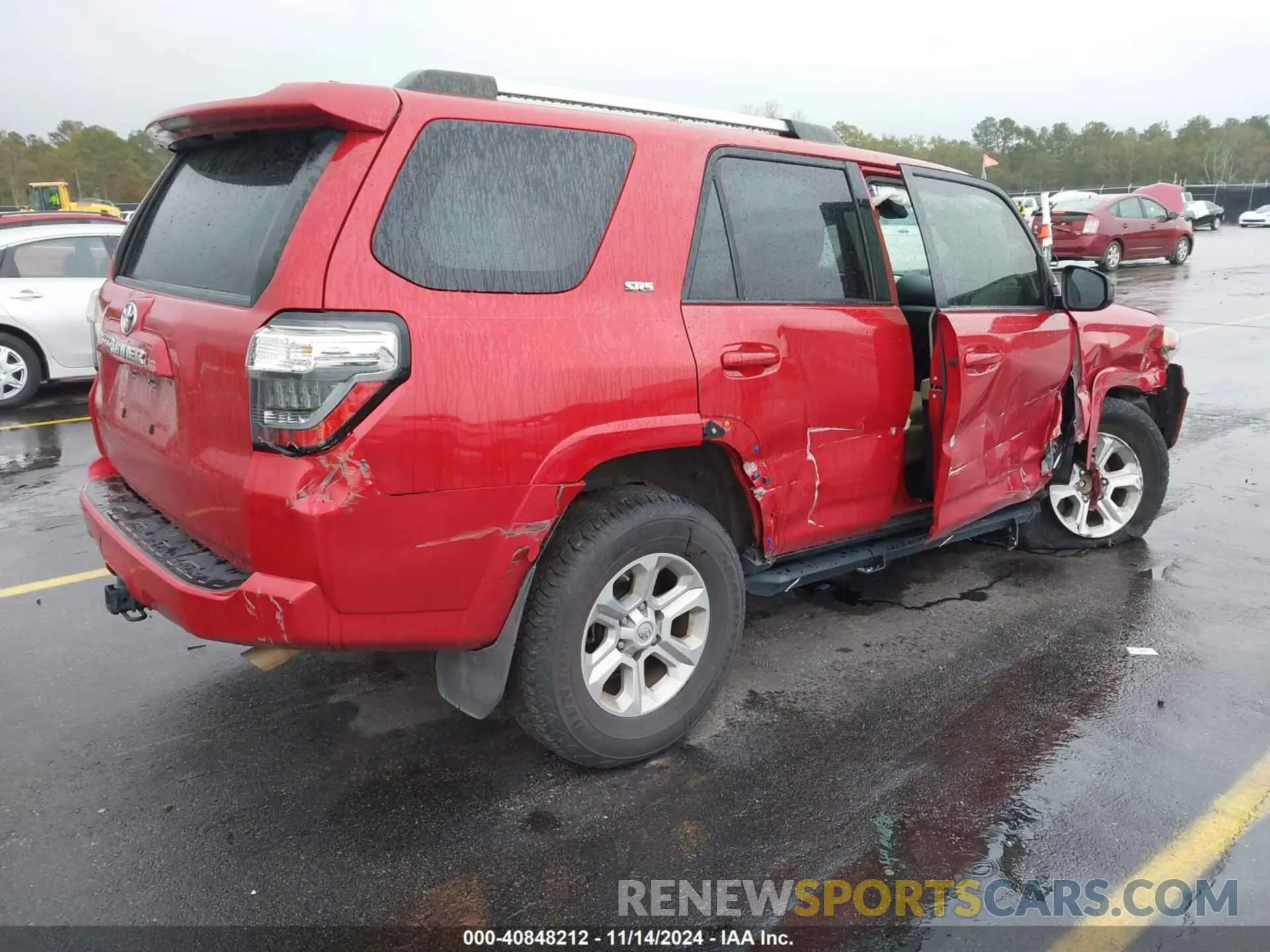 4 Photograph of a damaged car JTEEU5JR6M5249945 TOYOTA 4RUNNER 2021