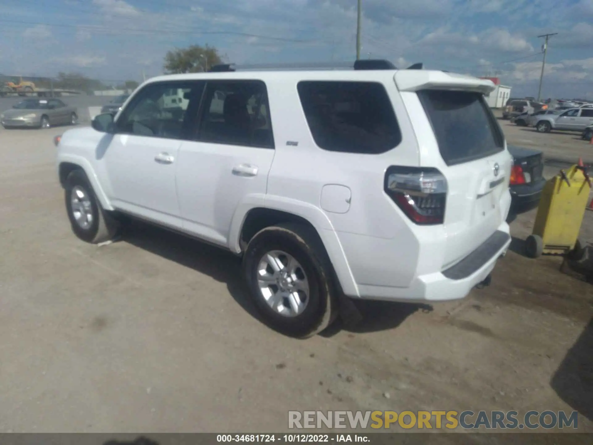 3 Photograph of a damaged car JTEEU5JR7M5249209 TOYOTA 4RUNNER 2021