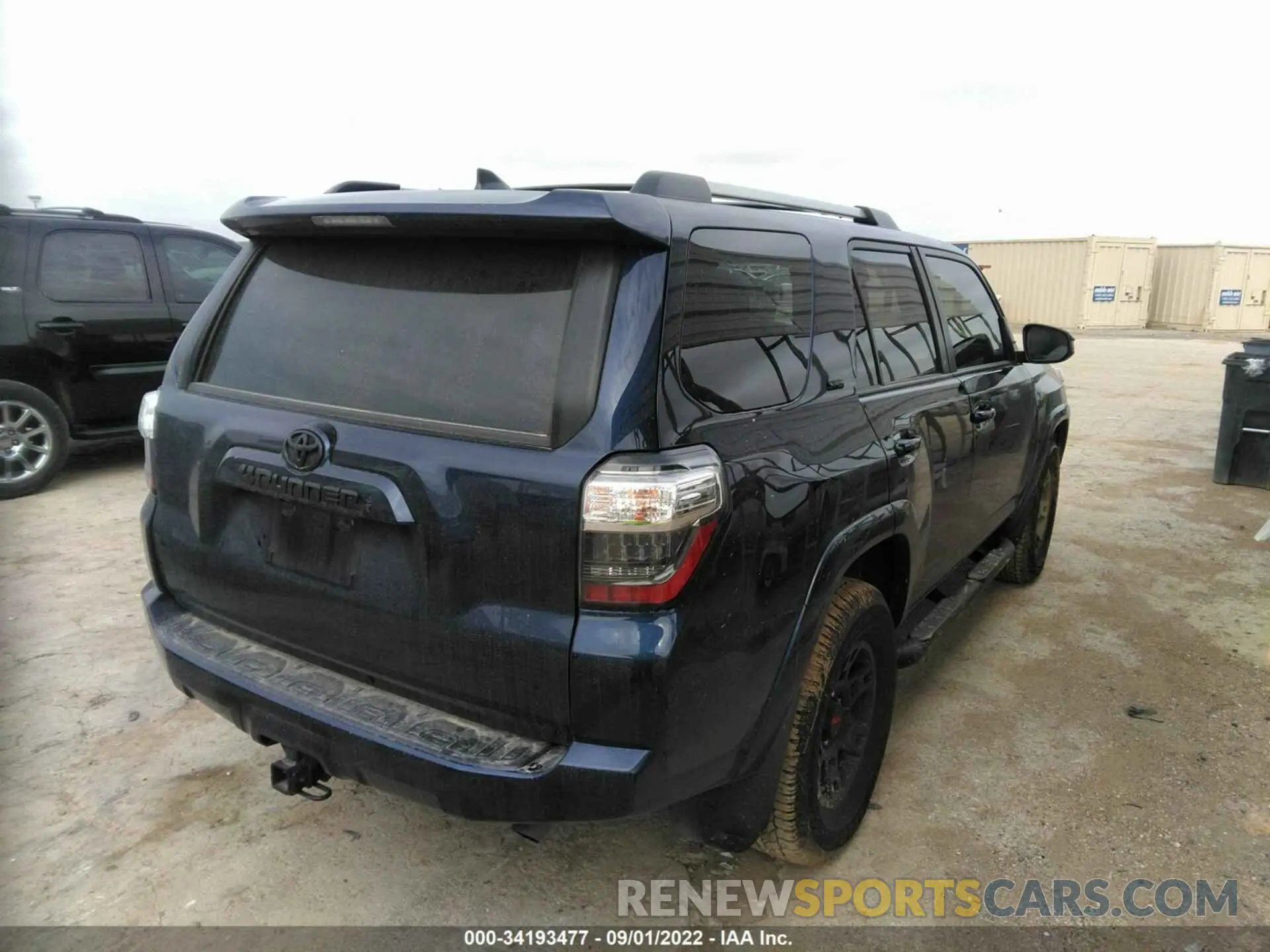 4 Photograph of a damaged car JTEEU5JR8M5250515 TOYOTA 4RUNNER 2021