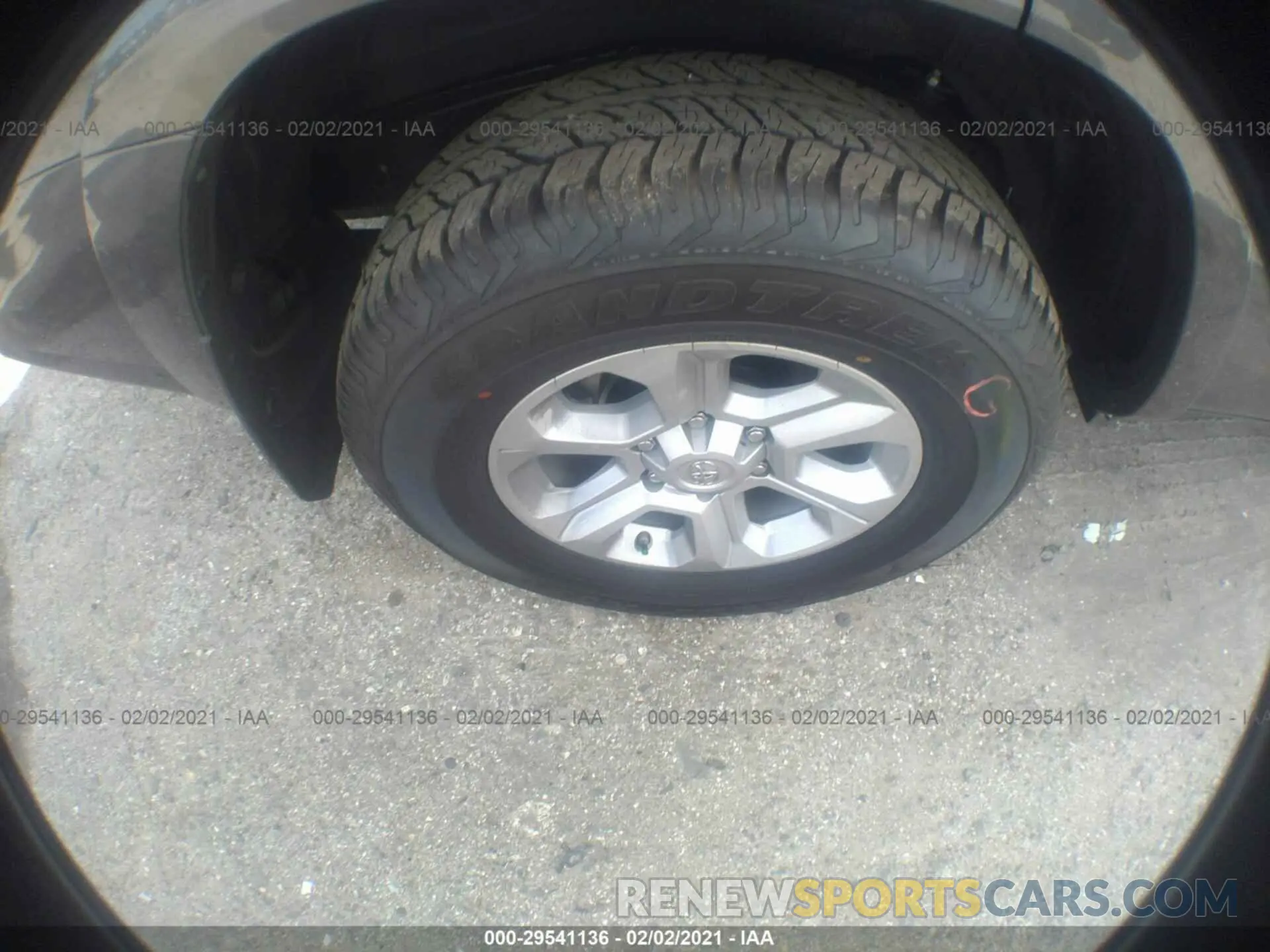 15 Photograph of a damaged car JTEEU5JR9M5237725 TOYOTA 4RUNNER 2021