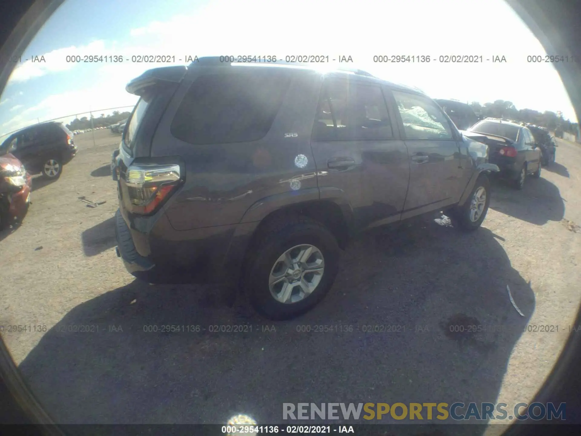 4 Photograph of a damaged car JTEEU5JR9M5237725 TOYOTA 4RUNNER 2021