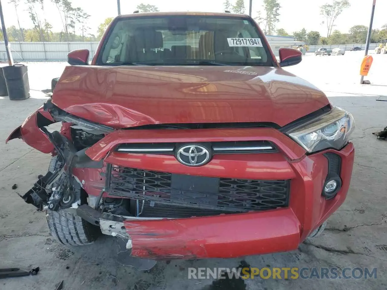 5 Photograph of a damaged car JTEEU5JRXM5235367 TOYOTA 4RUNNER 2021