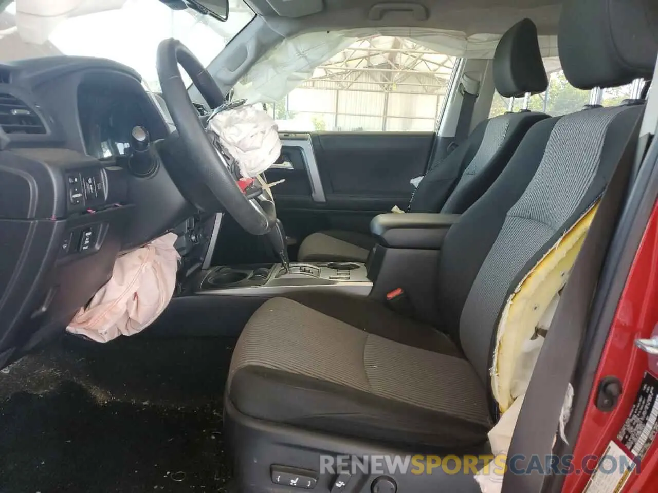 7 Photograph of a damaged car JTEEU5JRXM5235367 TOYOTA 4RUNNER 2021
