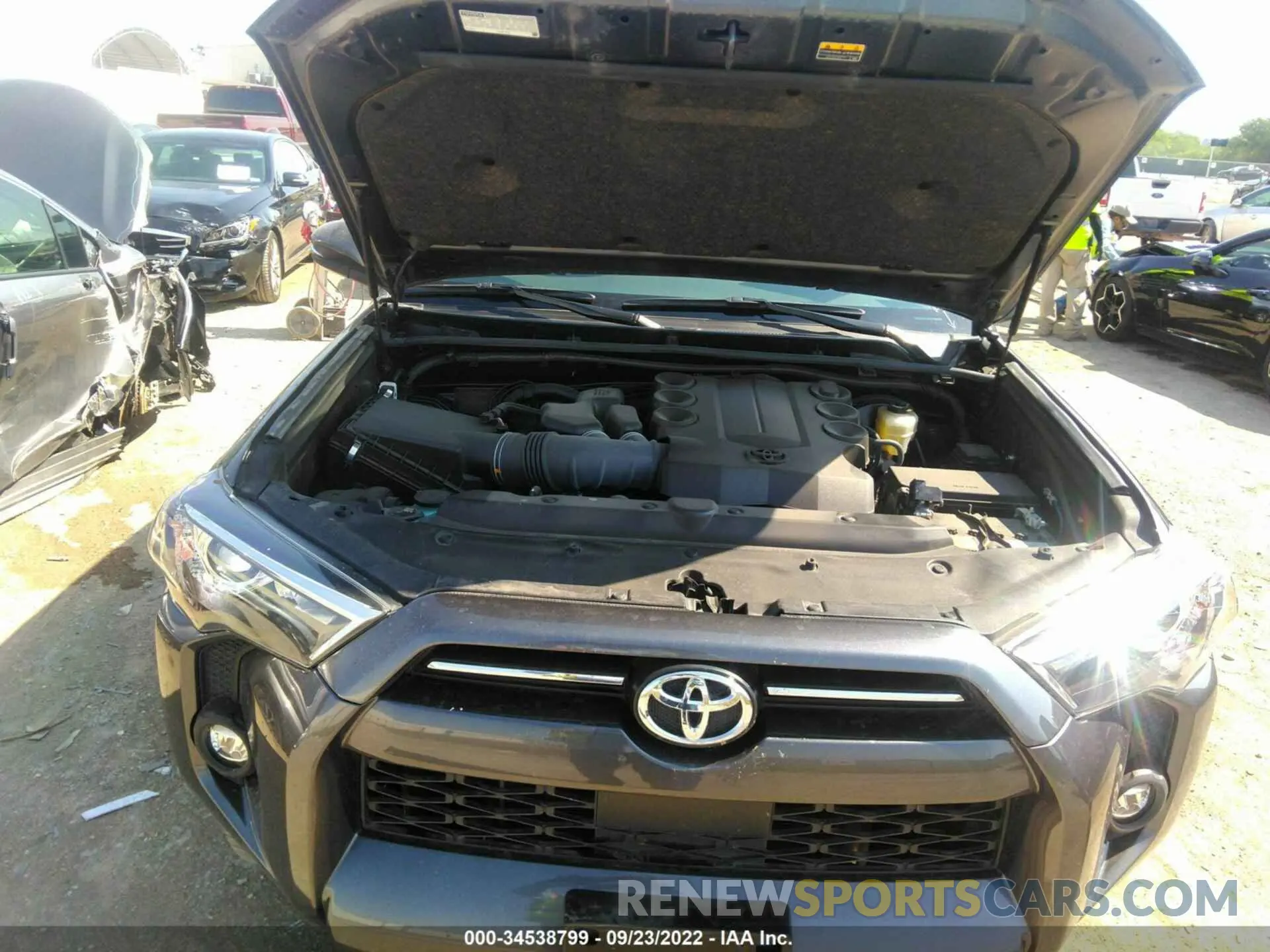 10 Photograph of a damaged car JTEFU5JR1M5235553 TOYOTA 4RUNNER 2021