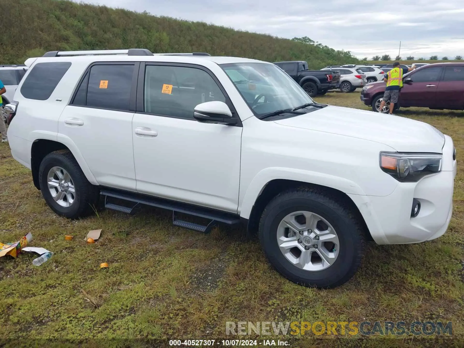 1 Photograph of a damaged car JTEFU5JR5M5228704 TOYOTA 4RUNNER 2021