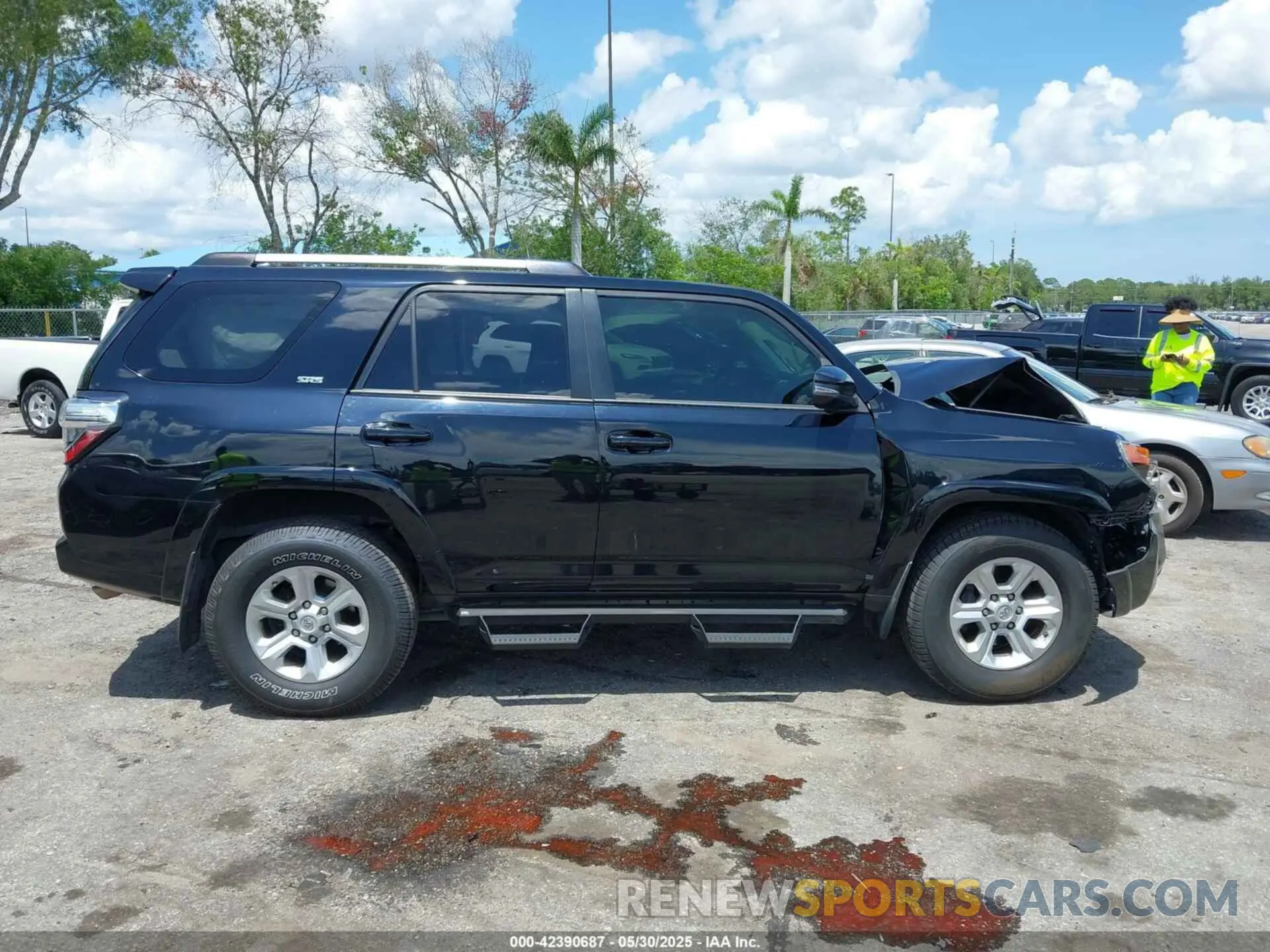 13 Фотография поврежденного автомобиля JTEFU5JR7M5239221 TOYOTA 4RUNNER 2021
