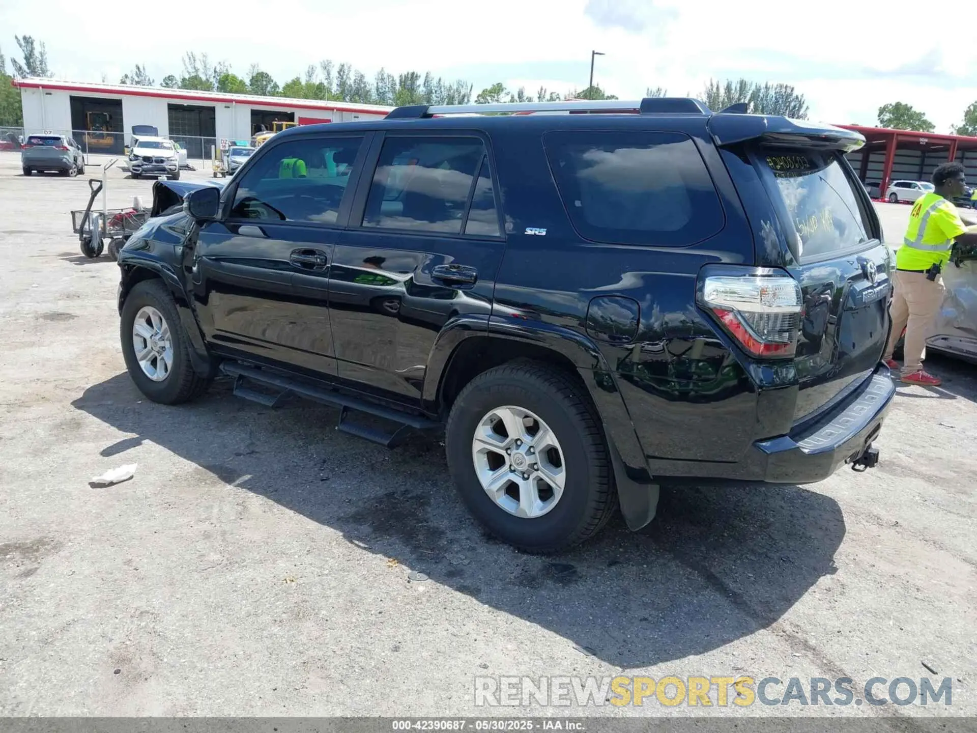 3 Фотография поврежденного автомобиля JTEFU5JR7M5239221 TOYOTA 4RUNNER 2021