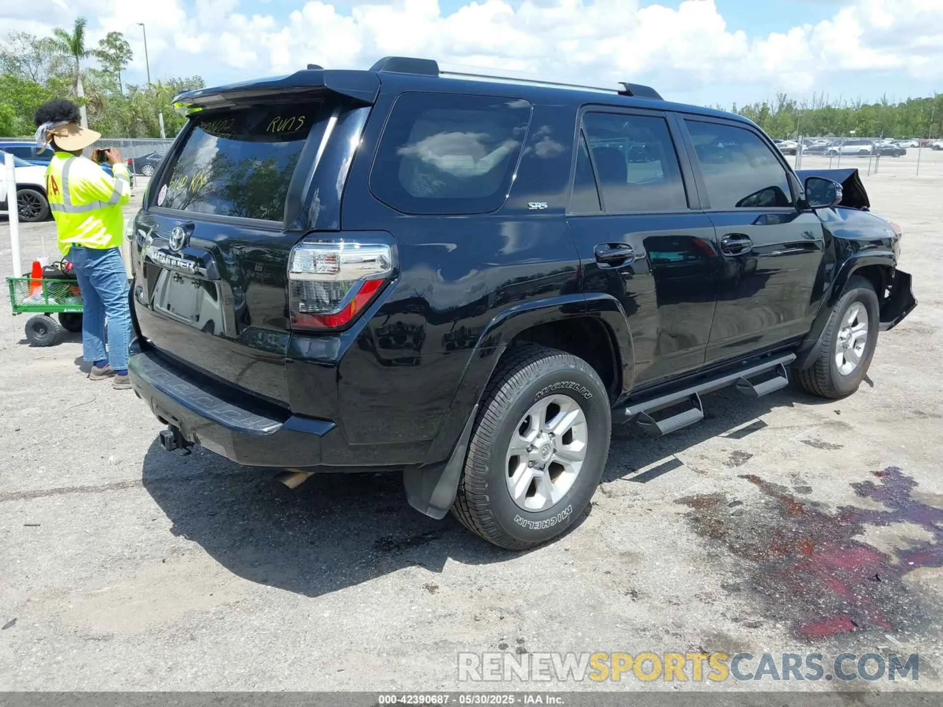 4 Фотография поврежденного автомобиля JTEFU5JR7M5239221 TOYOTA 4RUNNER 2021
