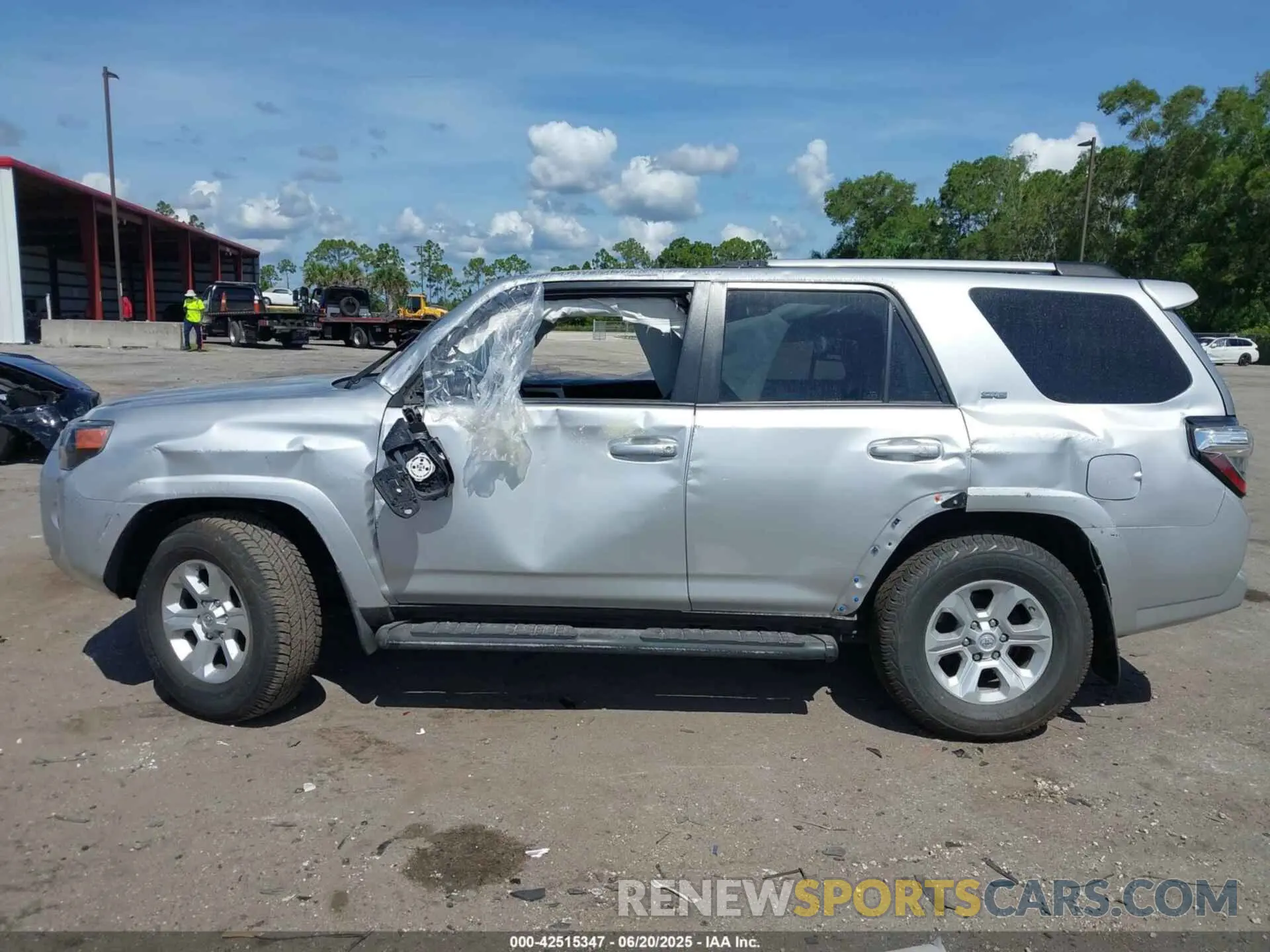 14 Photograph of a damaged car JTEFU5JRXM5232974 TOYOTA 4RUNNER 2021