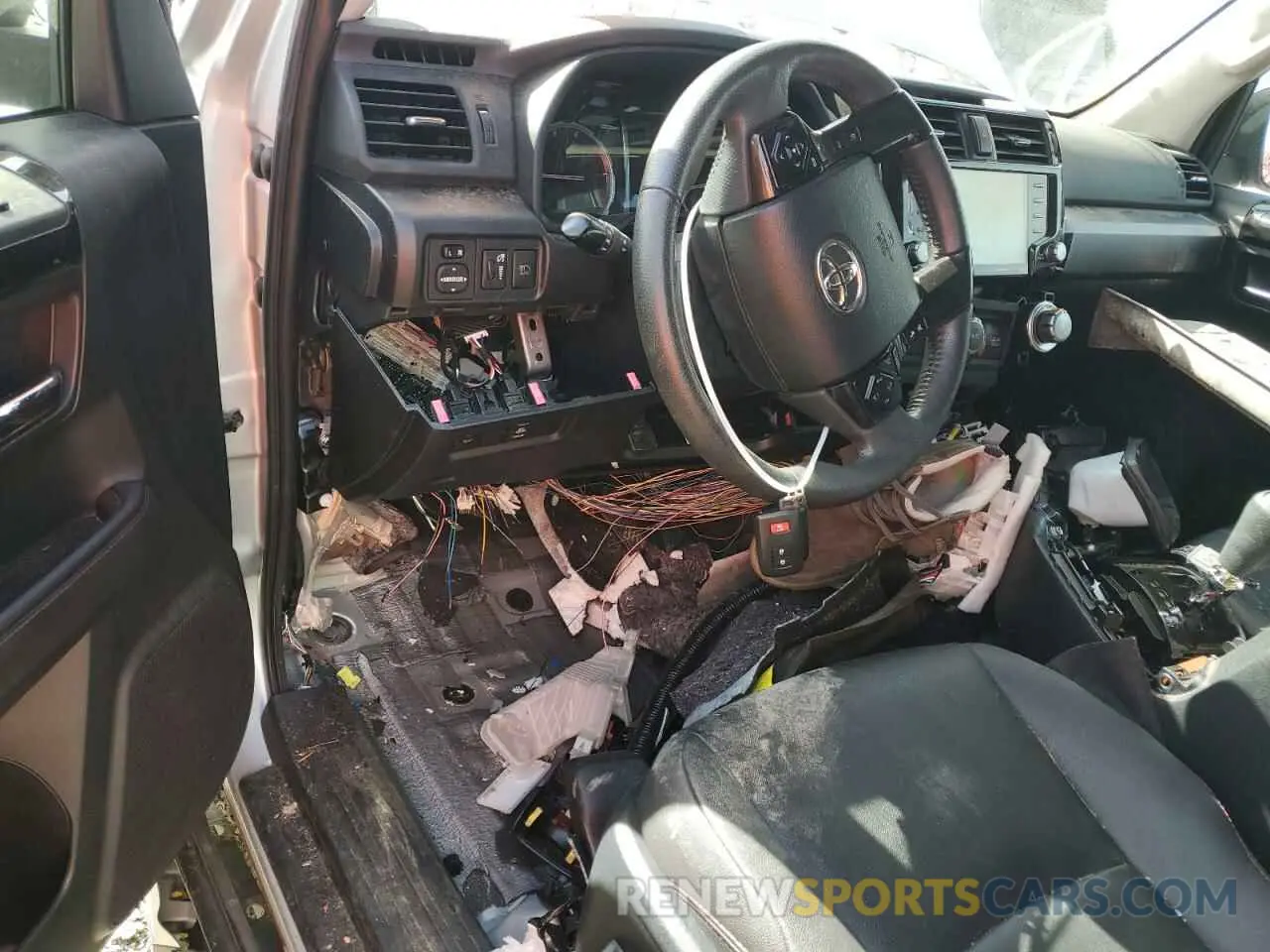 8 Photograph of a damaged car JTEHU5JR1M5948039 TOYOTA 4RUNNER 2021