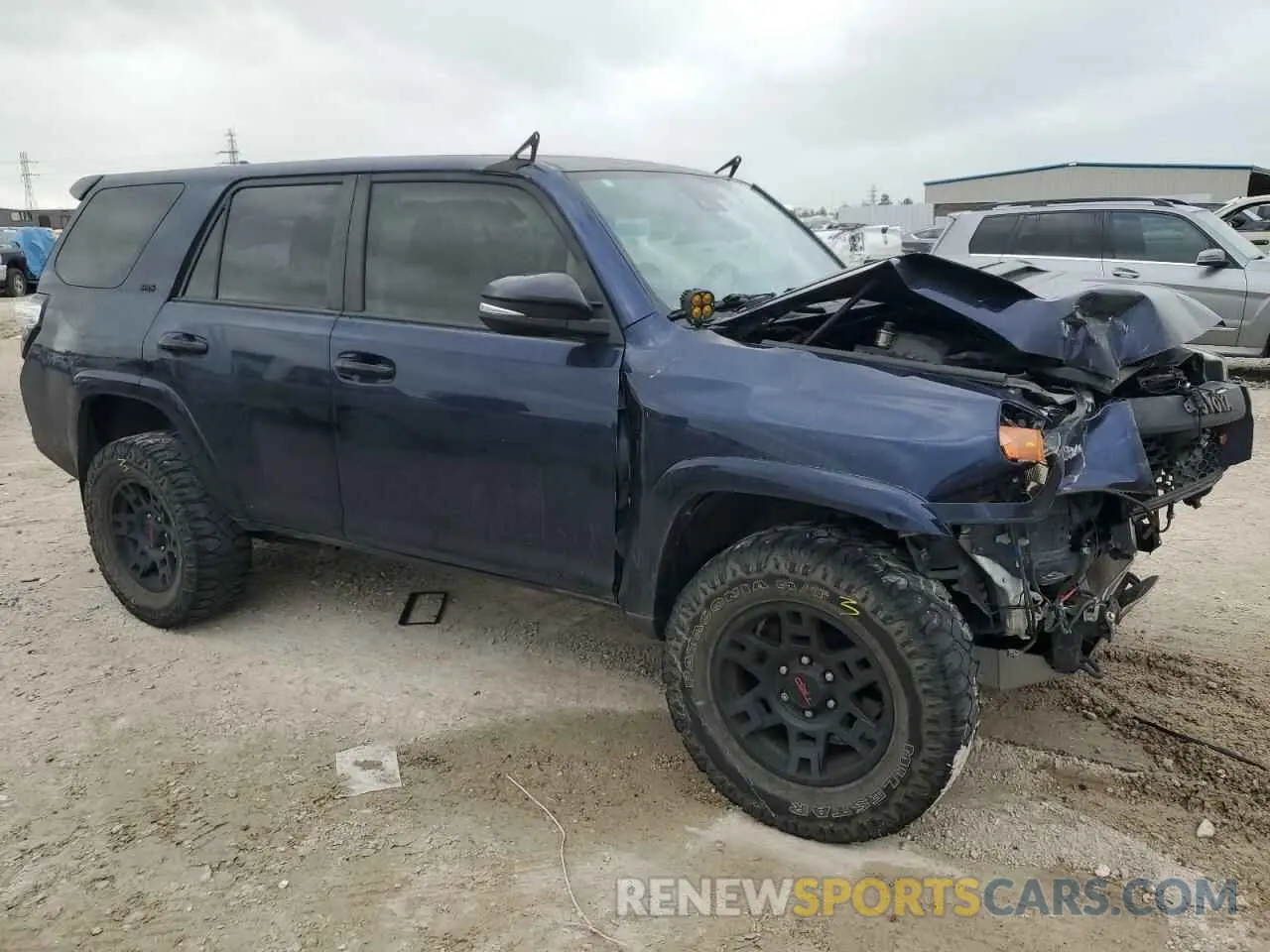 4 Photograph of a damaged car JTEHU5JR2M5916913 TOYOTA 4RUNNER 2021