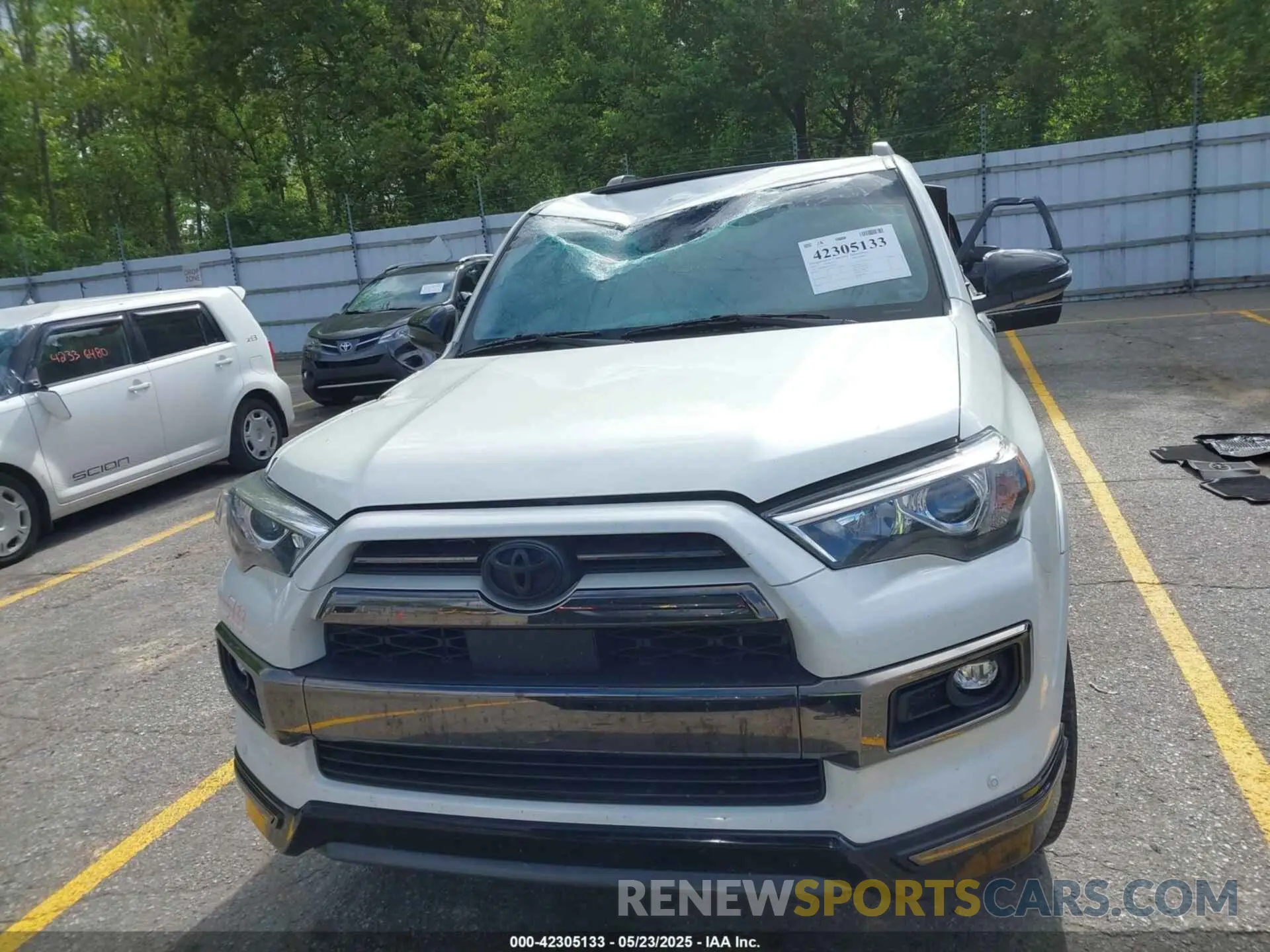 12 Photograph of a damaged car JTEJU5JR0M5852369 TOYOTA 4RUNNER 2021