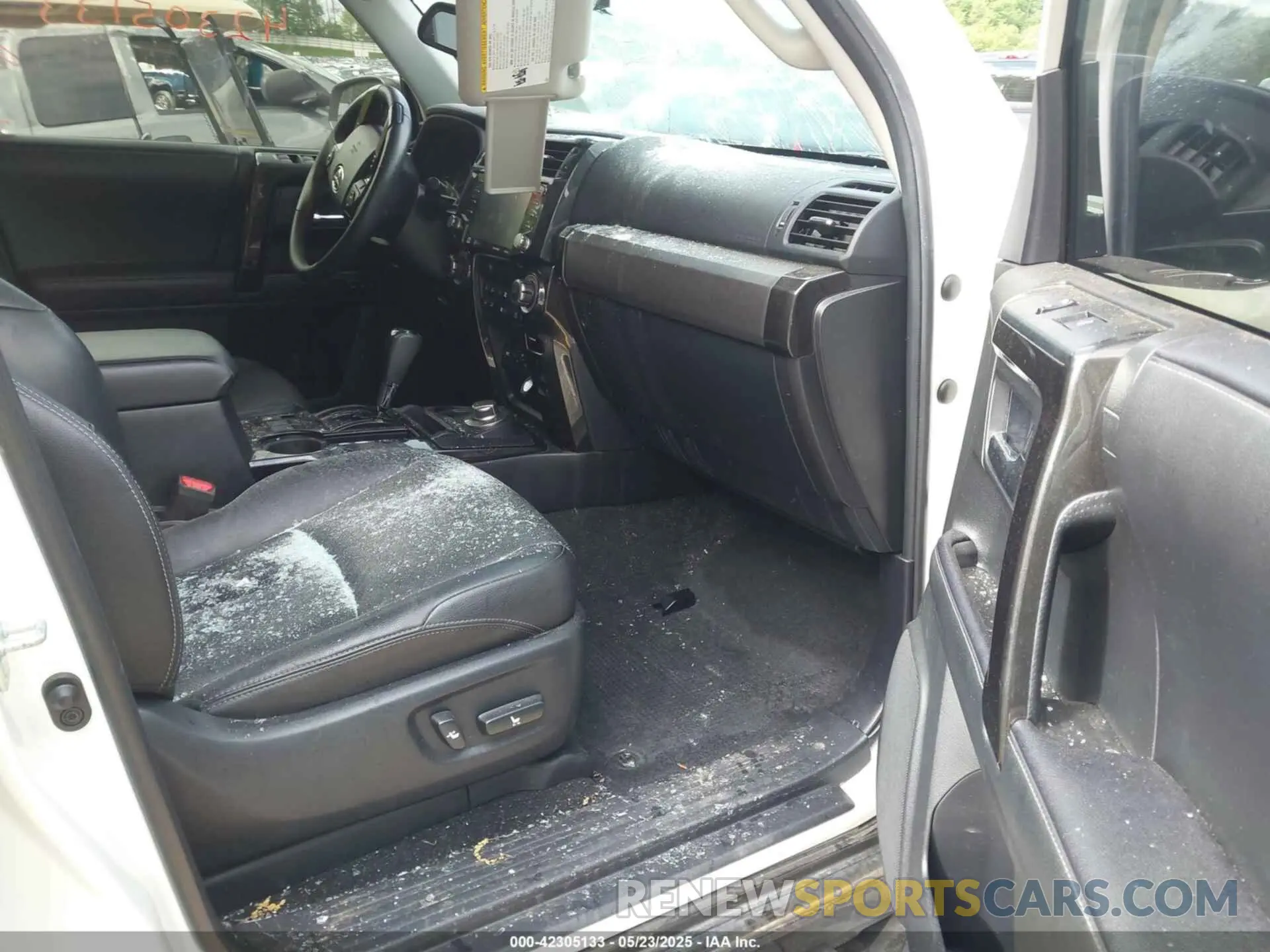 5 Photograph of a damaged car JTEJU5JR0M5852369 TOYOTA 4RUNNER 2021