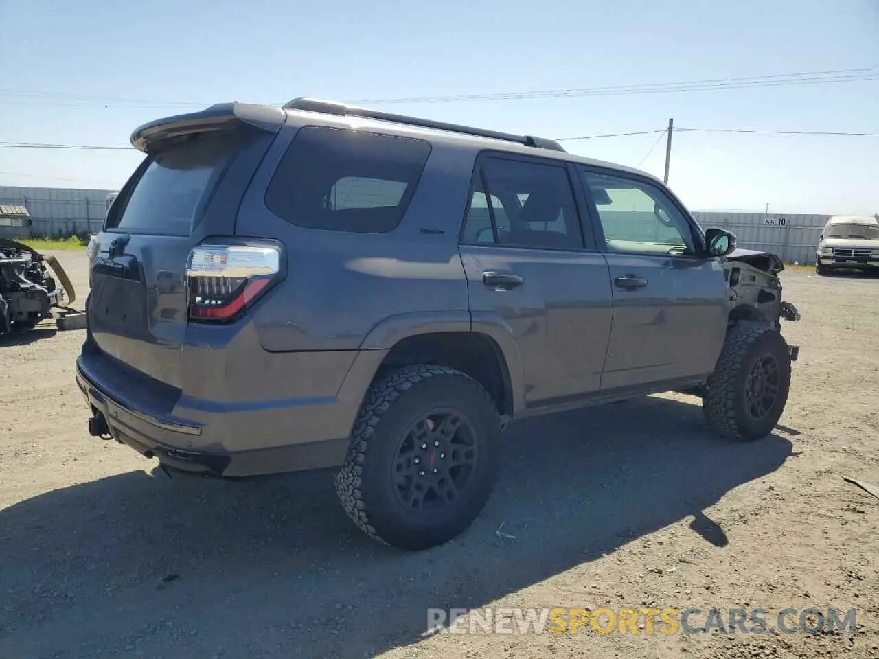 3 Photograph of a damaged car JTEJU5JR5M5963970 TOYOTA 4RUNNER 2021