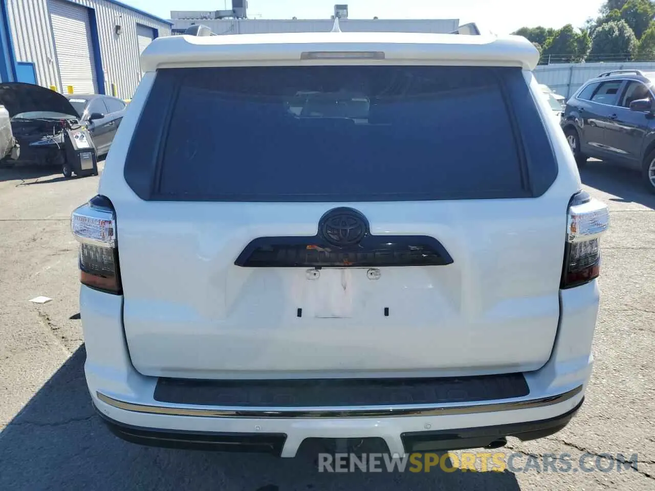 6 Photograph of a damaged car JTEJU5JR8M5965583 TOYOTA 4RUNNER 2021