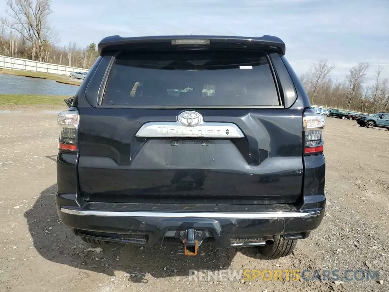 6 Photograph of a damaged car JTEKU5JR6M5859301 TOYOTA 4RUNNER 2021