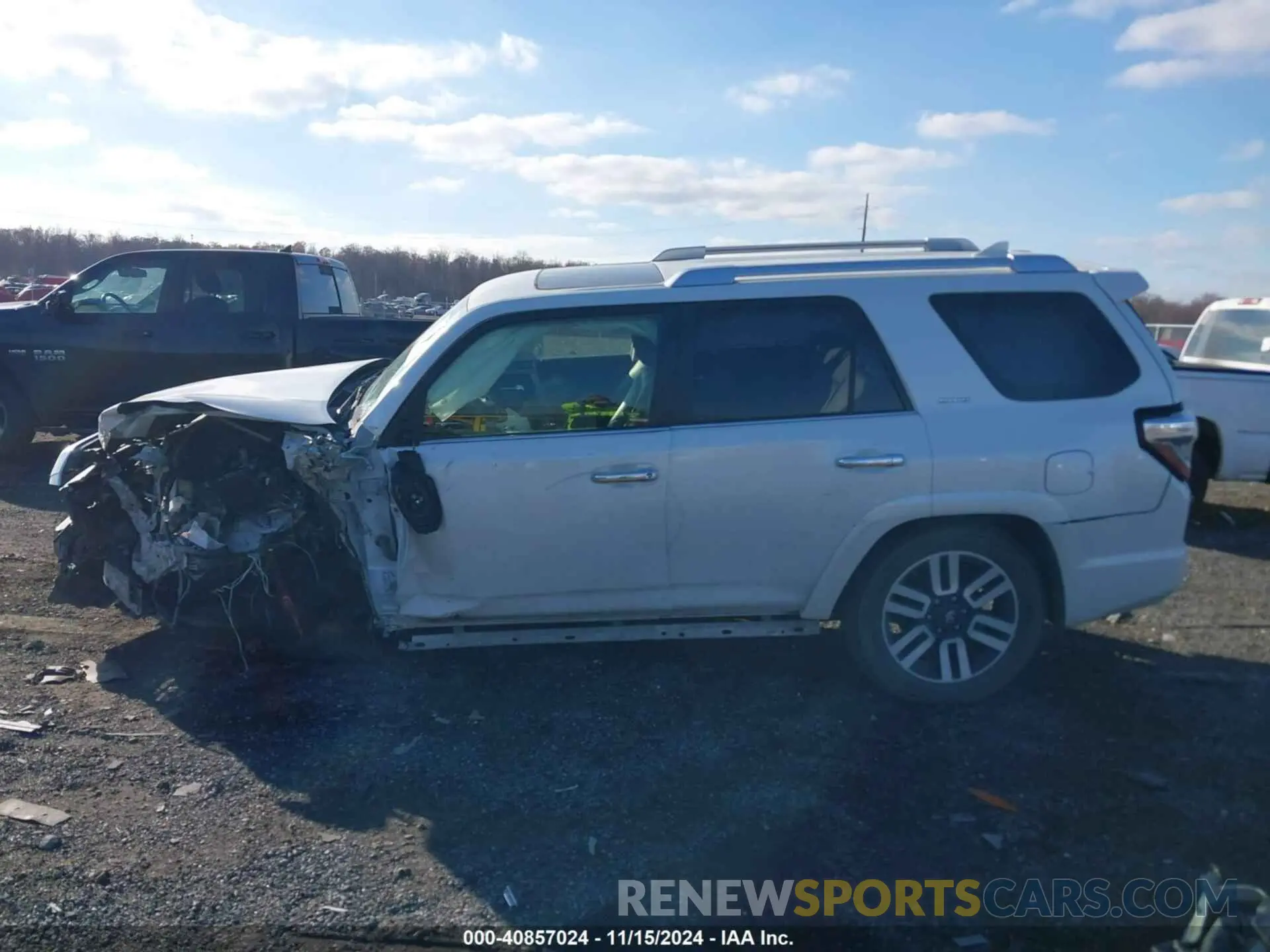 14 Photograph of a damaged car JTEKU5JR9M5881745 TOYOTA 4RUNNER 2021