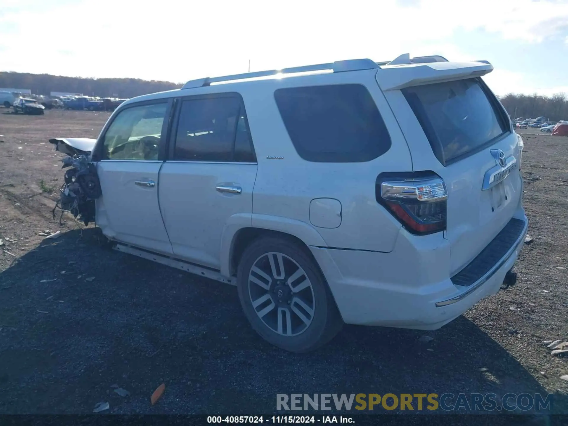 3 Photograph of a damaged car JTEKU5JR9M5881745 TOYOTA 4RUNNER 2021
