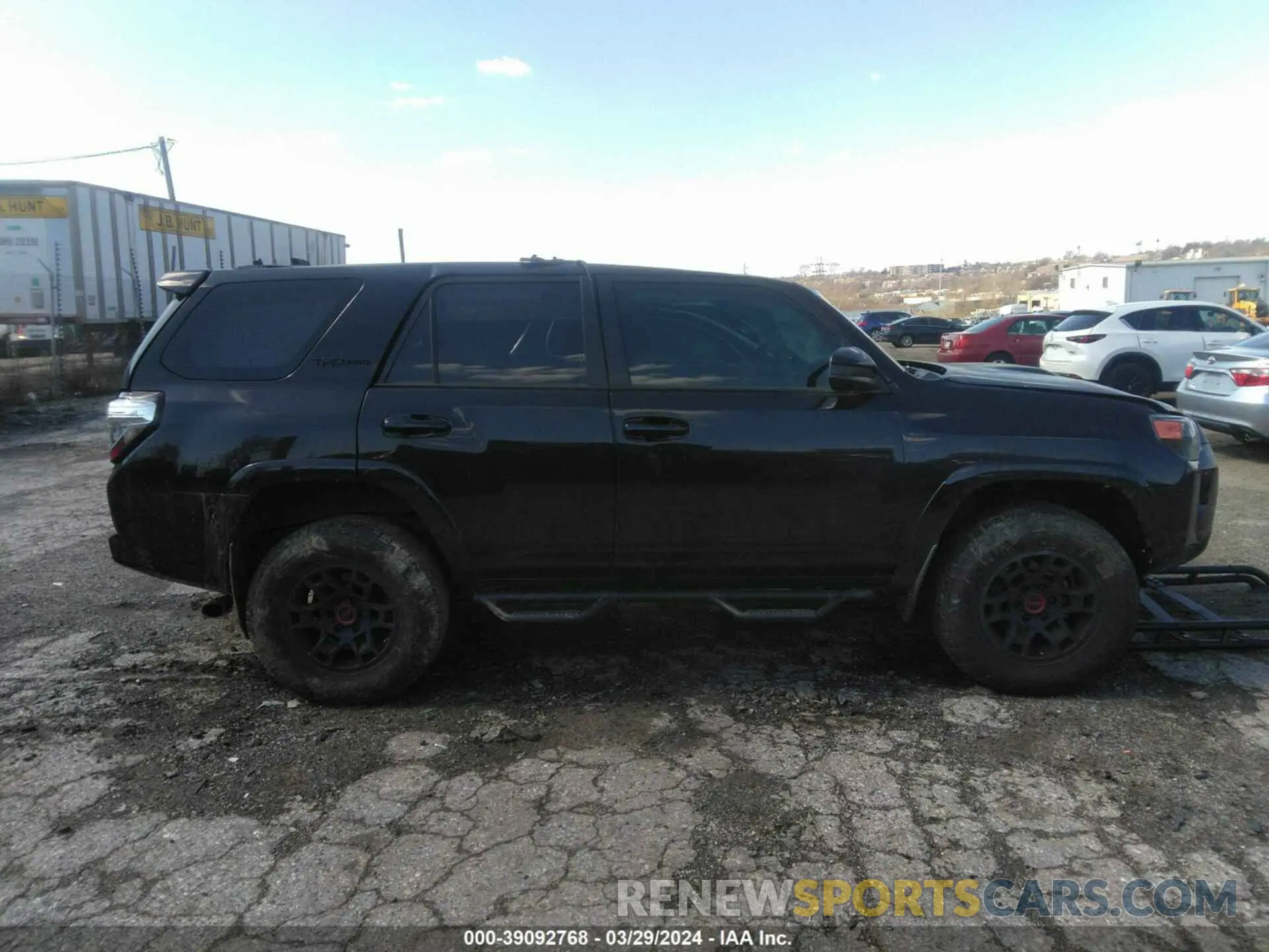 14 Photograph of a damaged car JTELU5JR2M5886452 TOYOTA 4RUNNER 2021