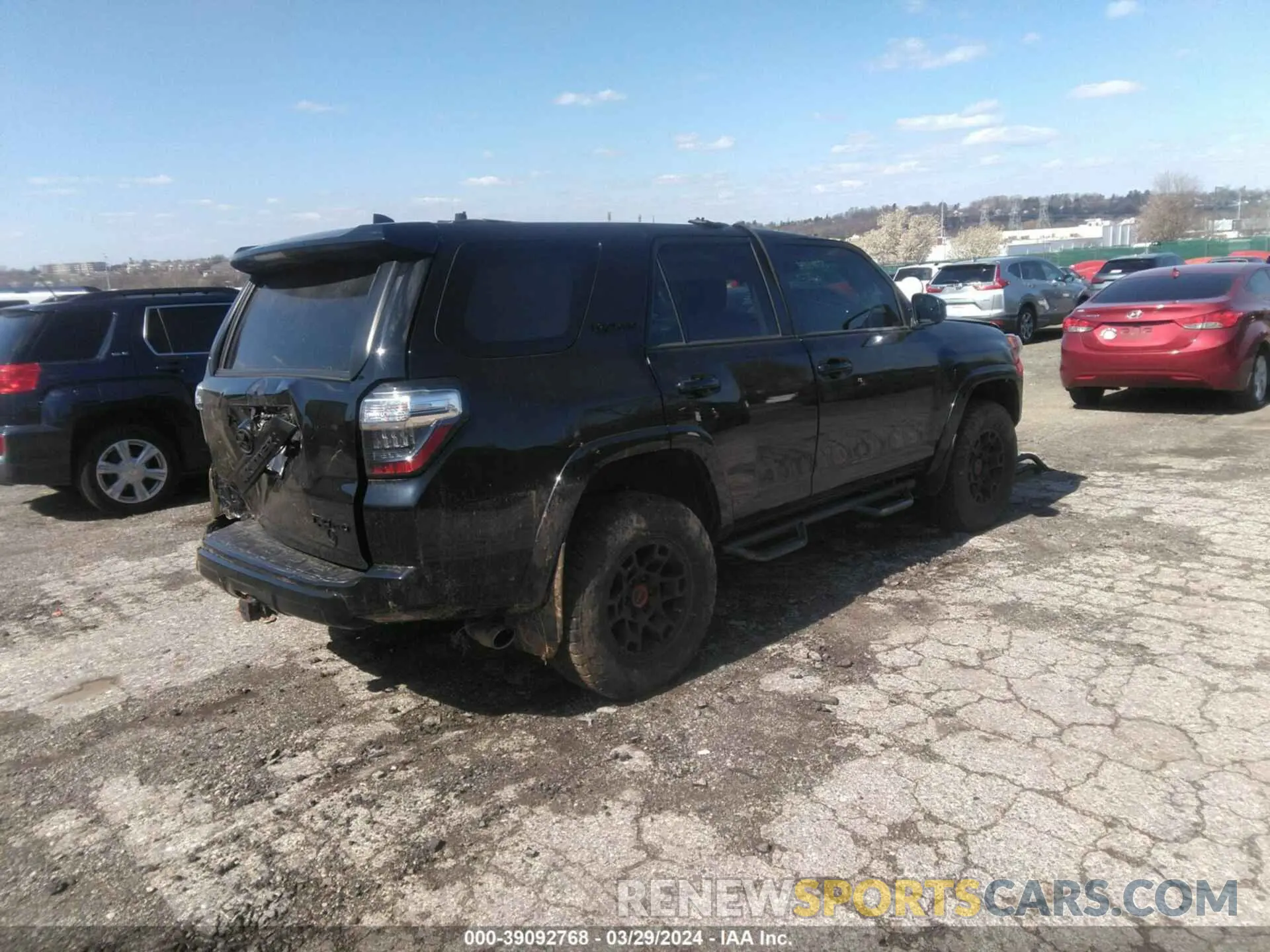4 Photograph of a damaged car JTELU5JR2M5886452 TOYOTA 4RUNNER 2021