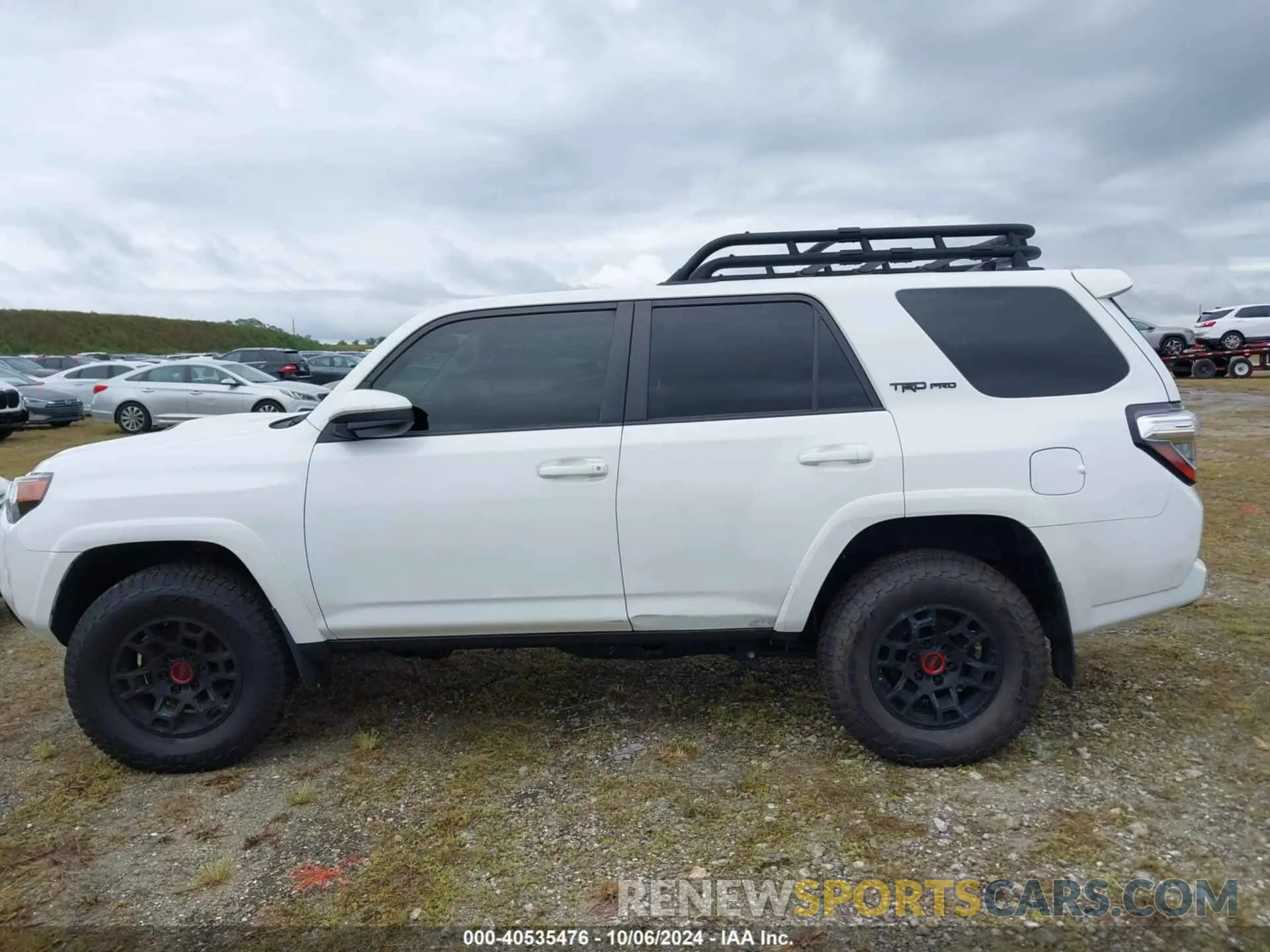 14 Photograph of a damaged car JTELU5JR9M5899988 TOYOTA 4RUNNER 2021