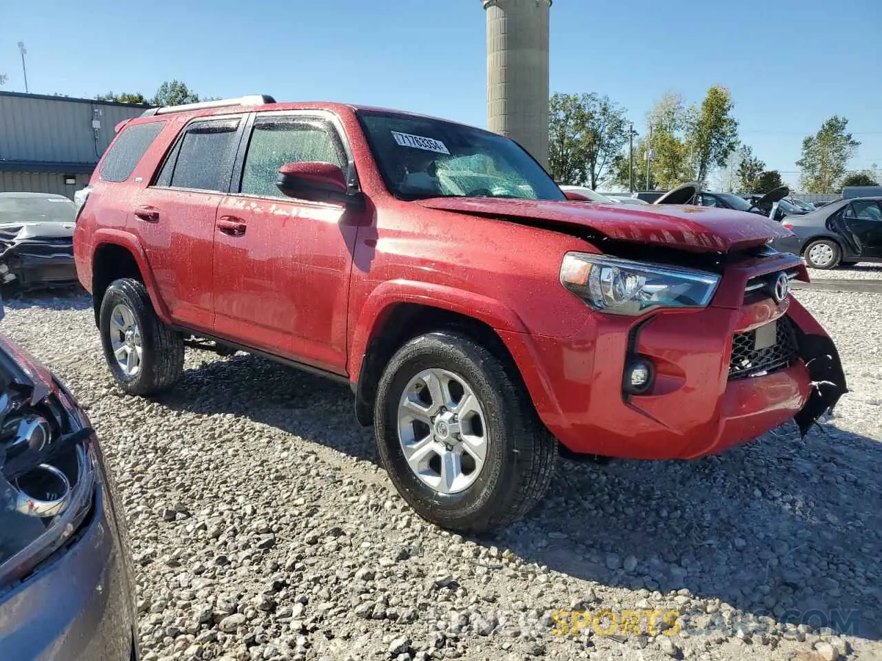 4 Photograph of a damaged car JTEMU5JR1M5892148 TOYOTA 4RUNNER 2021