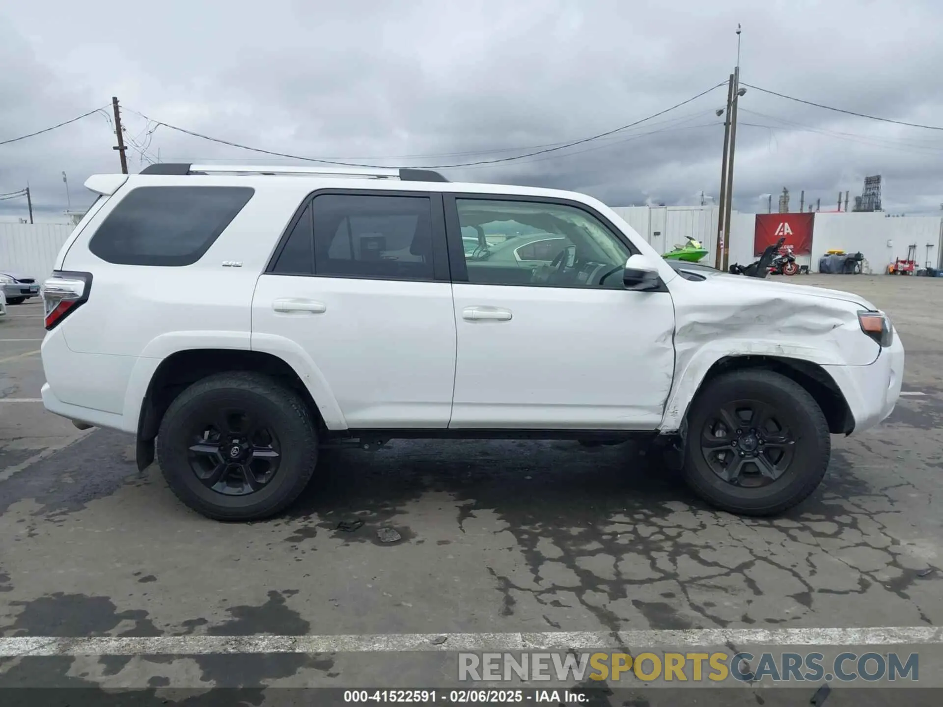 13 Photograph of a damaged car JTEMU5JR1M5924256 TOYOTA 4RUNNER 2021