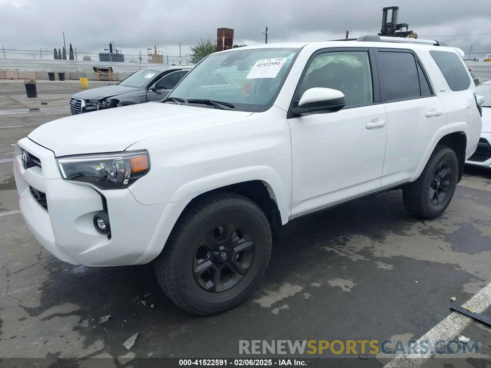 2 Photograph of a damaged car JTEMU5JR1M5924256 TOYOTA 4RUNNER 2021