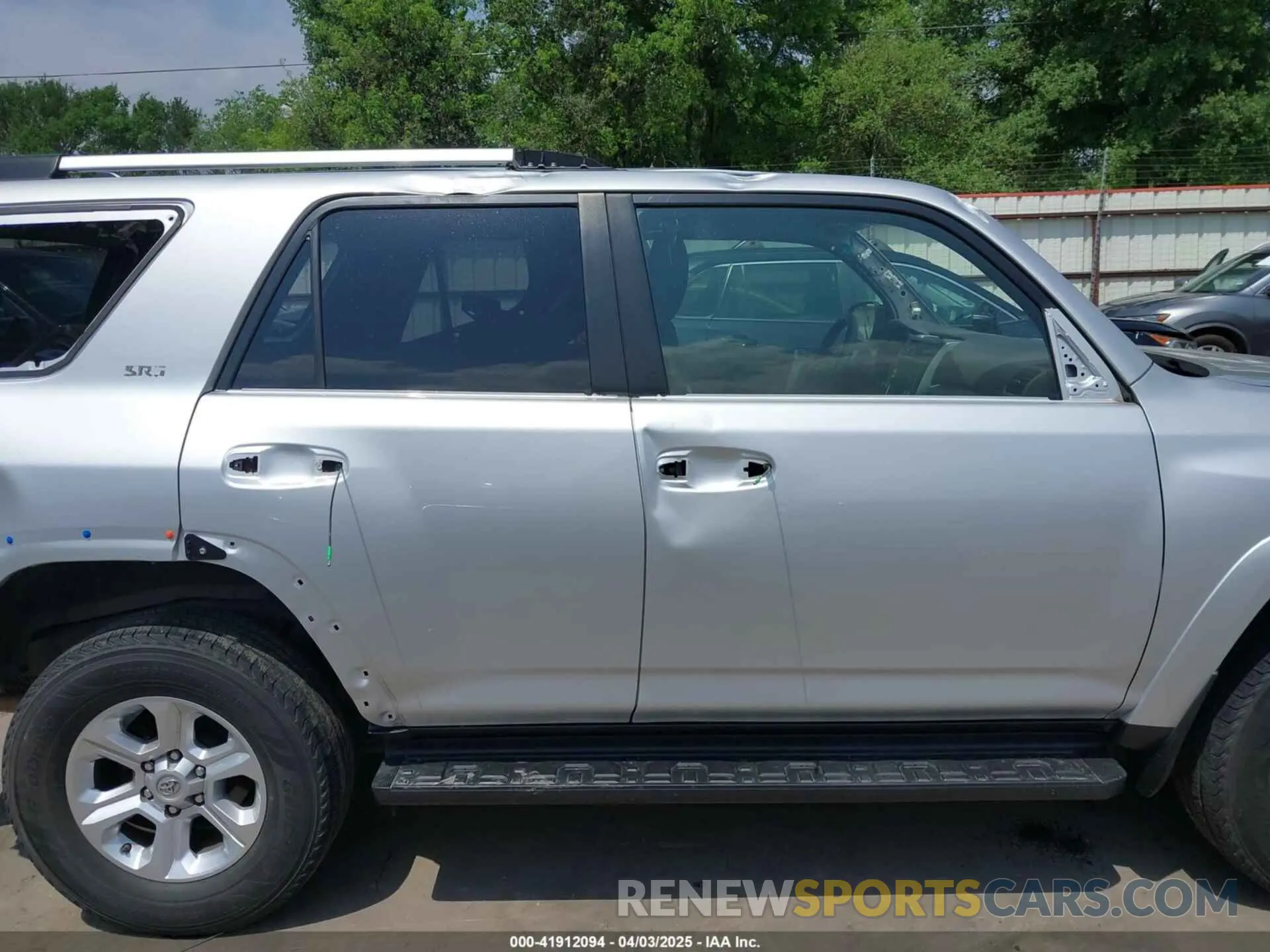 14 Фотография поврежденного автомобиля JTEMU5JR1M5929960 TOYOTA 4RUNNER 2021
