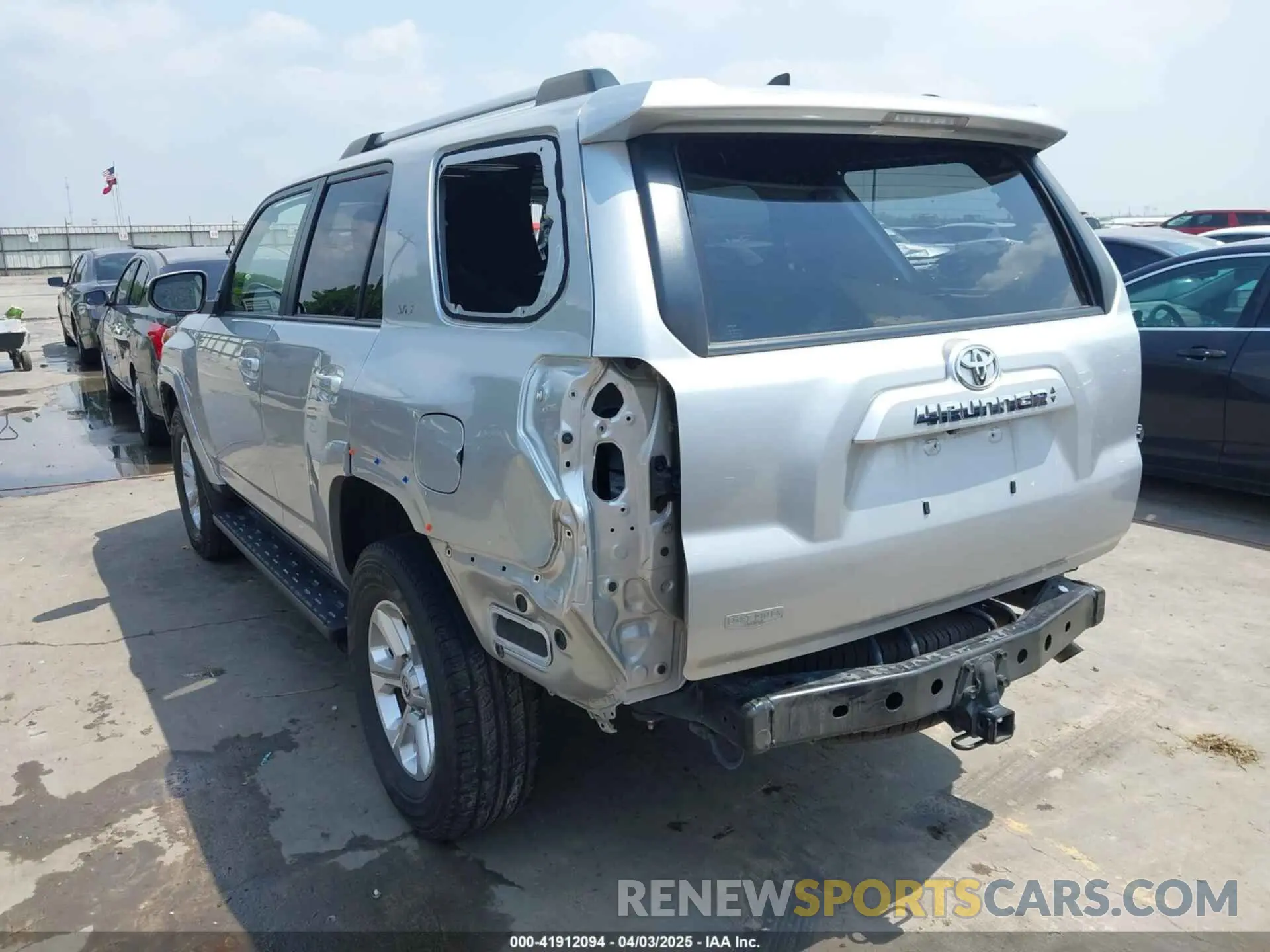 3 Фотография поврежденного автомобиля JTEMU5JR1M5929960 TOYOTA 4RUNNER 2021