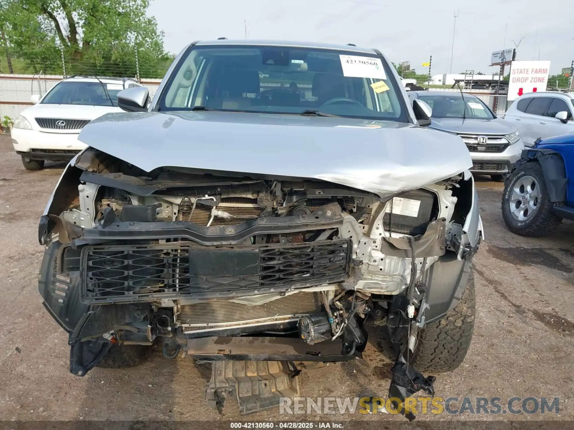 13 Photograph of a damaged car JTEMU5JR1M5937878 TOYOTA 4RUNNER 2021