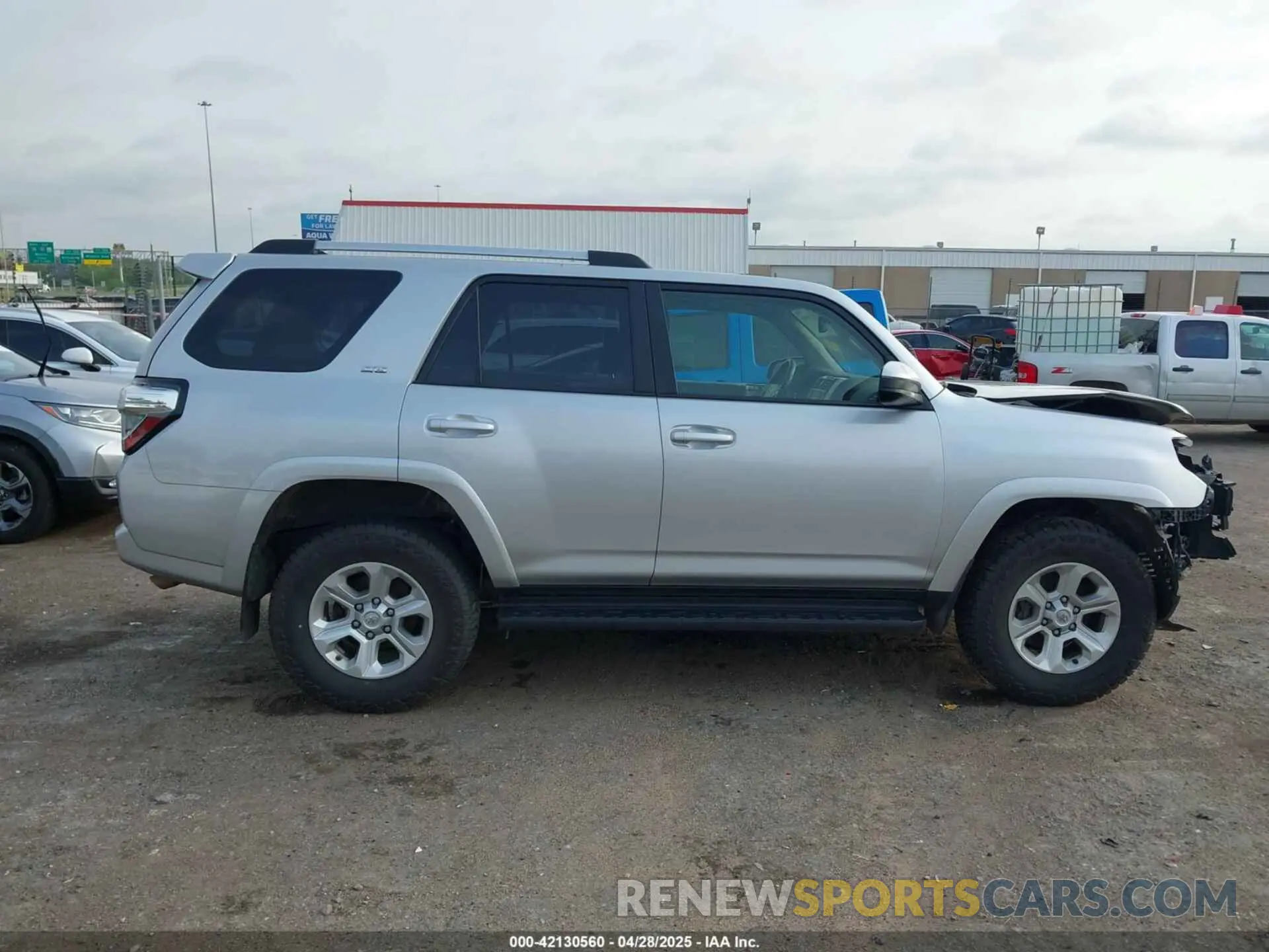 14 Photograph of a damaged car JTEMU5JR1M5937878 TOYOTA 4RUNNER 2021
