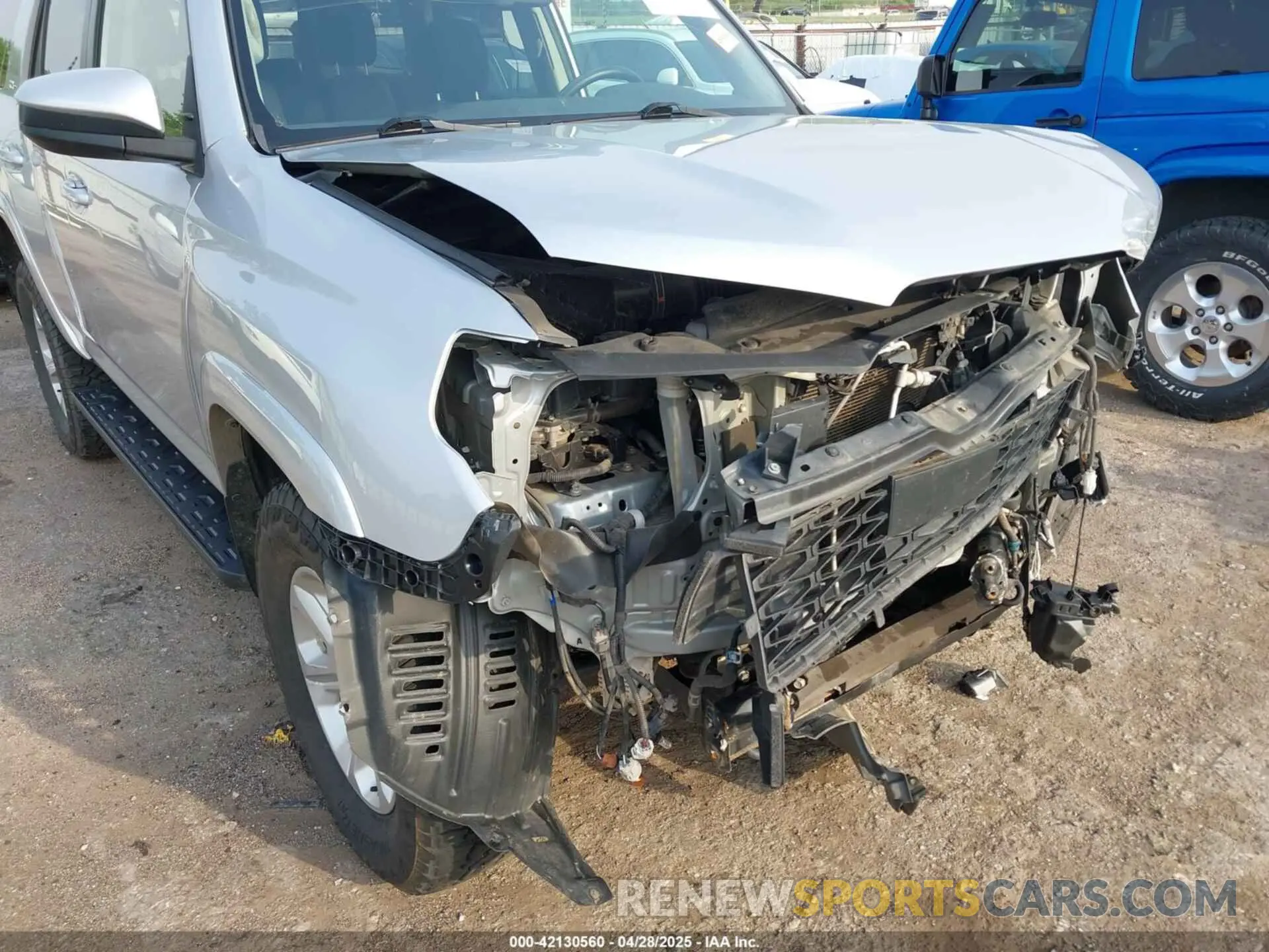 6 Photograph of a damaged car JTEMU5JR1M5937878 TOYOTA 4RUNNER 2021