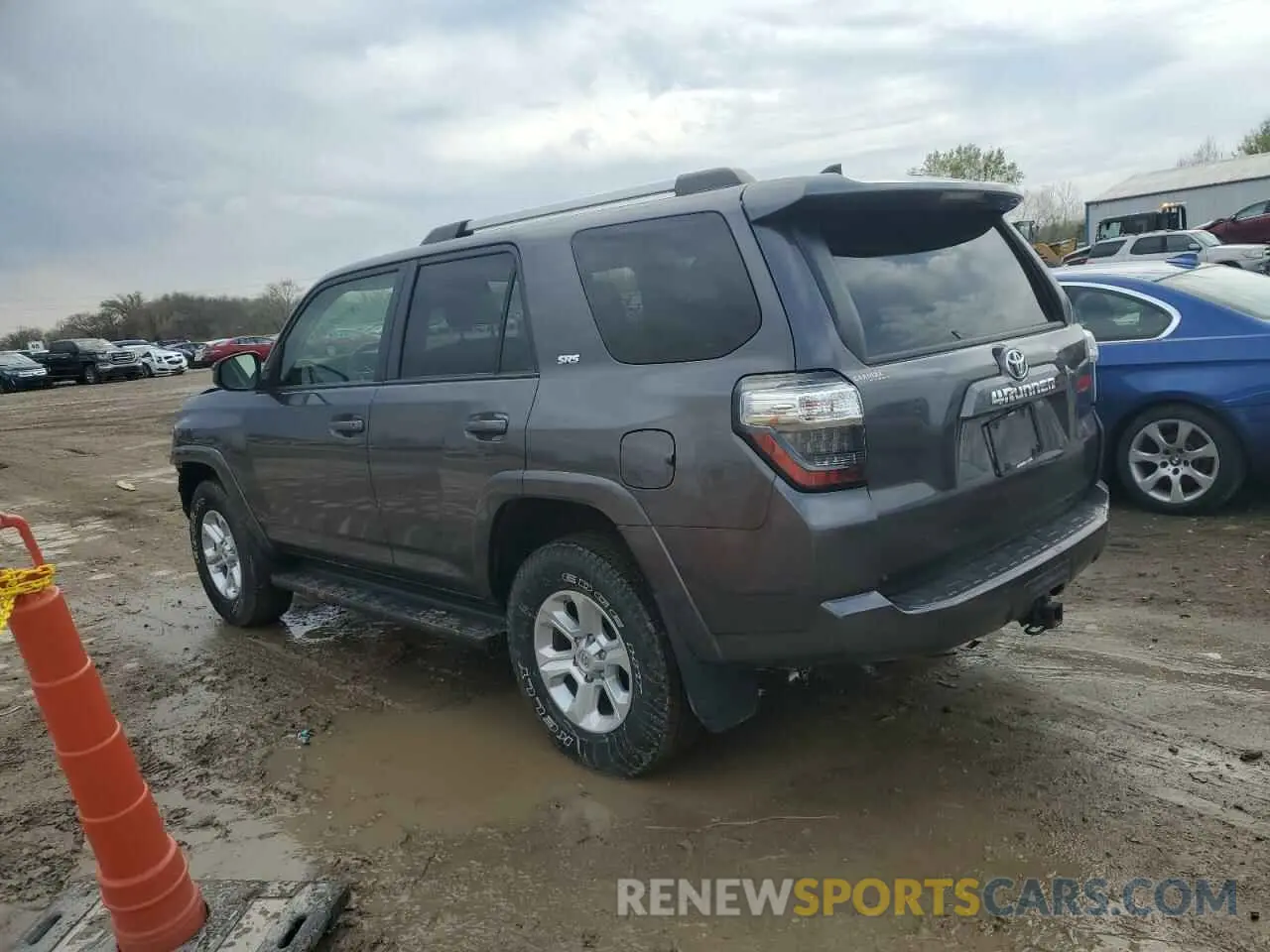 2 Photograph of a damaged car JTEMU5JR3M5903408 TOYOTA 4RUNNER 2021