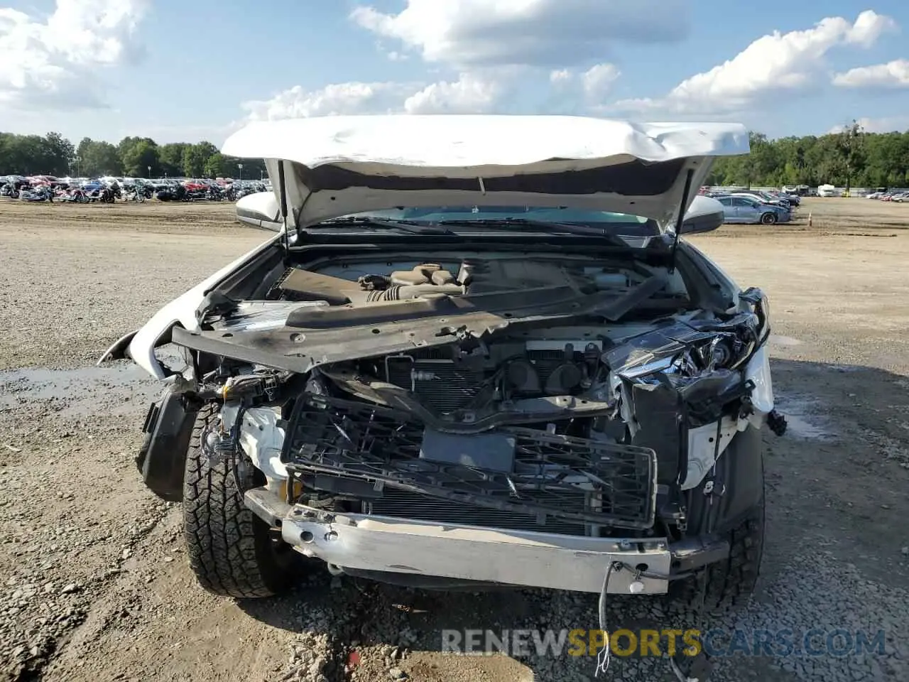 5 Photograph of a damaged car JTEMU5JR3M5920595 TOYOTA 4RUNNER 2021