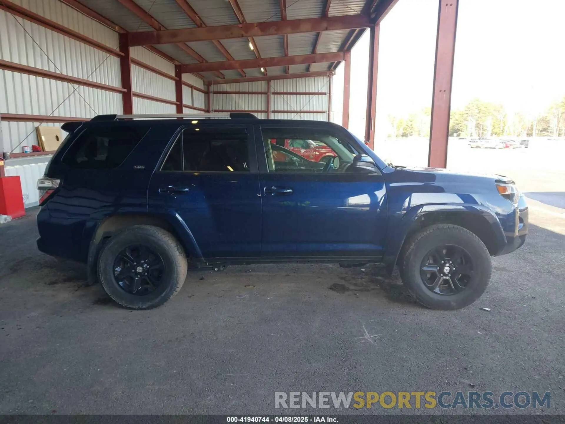 13 Photograph of a damaged car JTEMU5JR3M5933542 TOYOTA 4RUNNER 2021