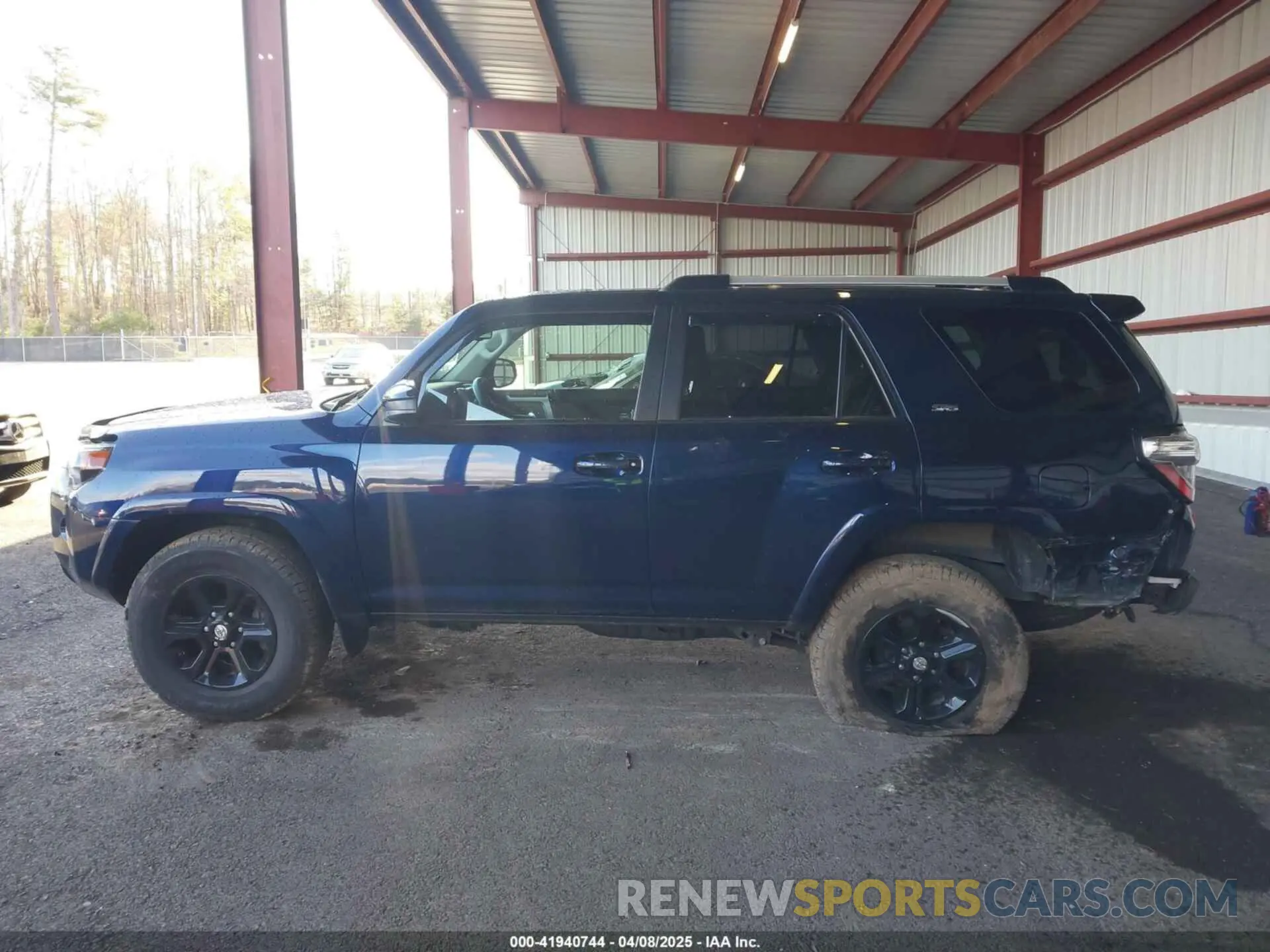 14 Photograph of a damaged car JTEMU5JR3M5933542 TOYOTA 4RUNNER 2021