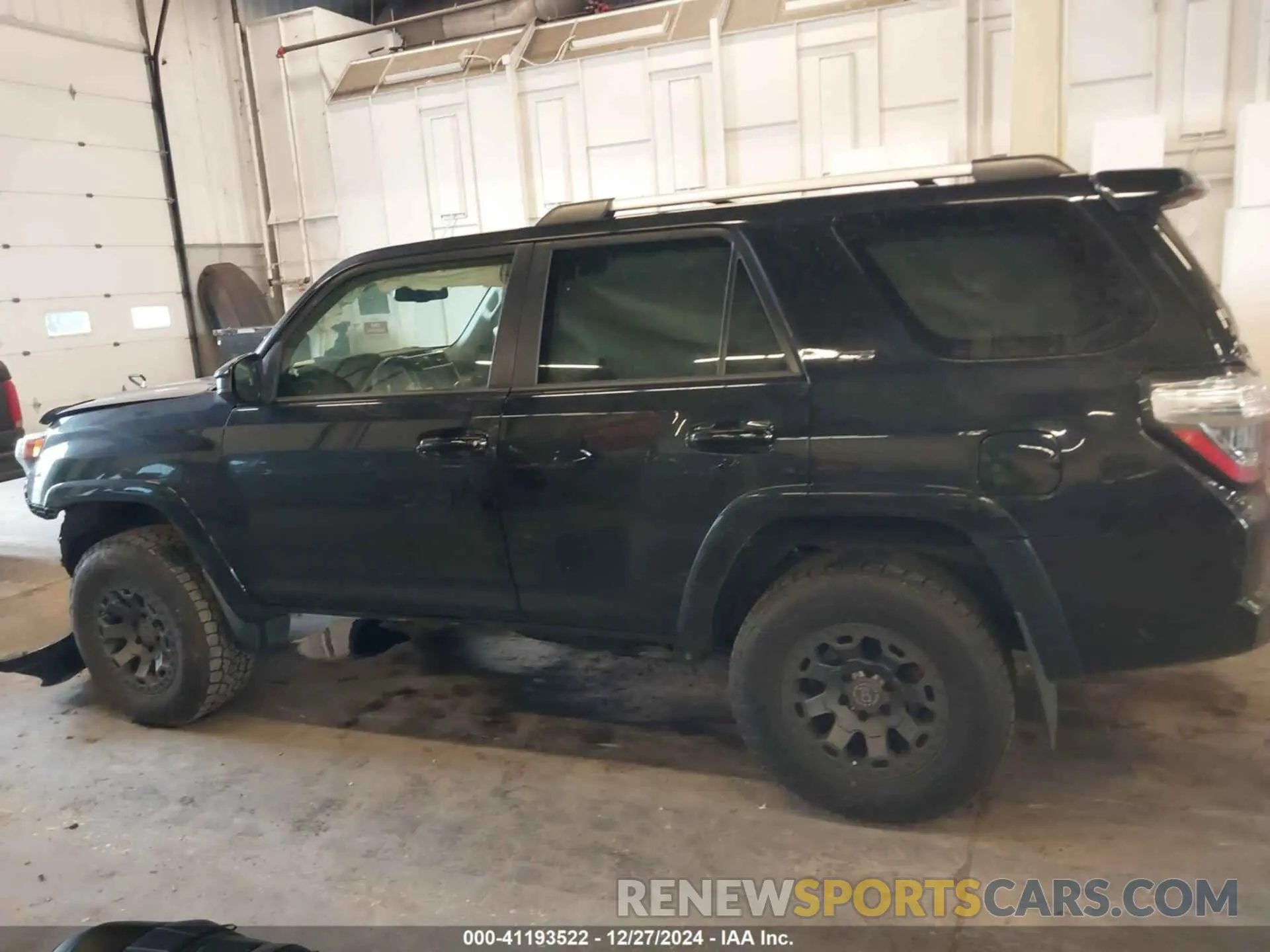 15 Photograph of a damaged car JTEMU5JR6M5851224 TOYOTA 4RUNNER 2021