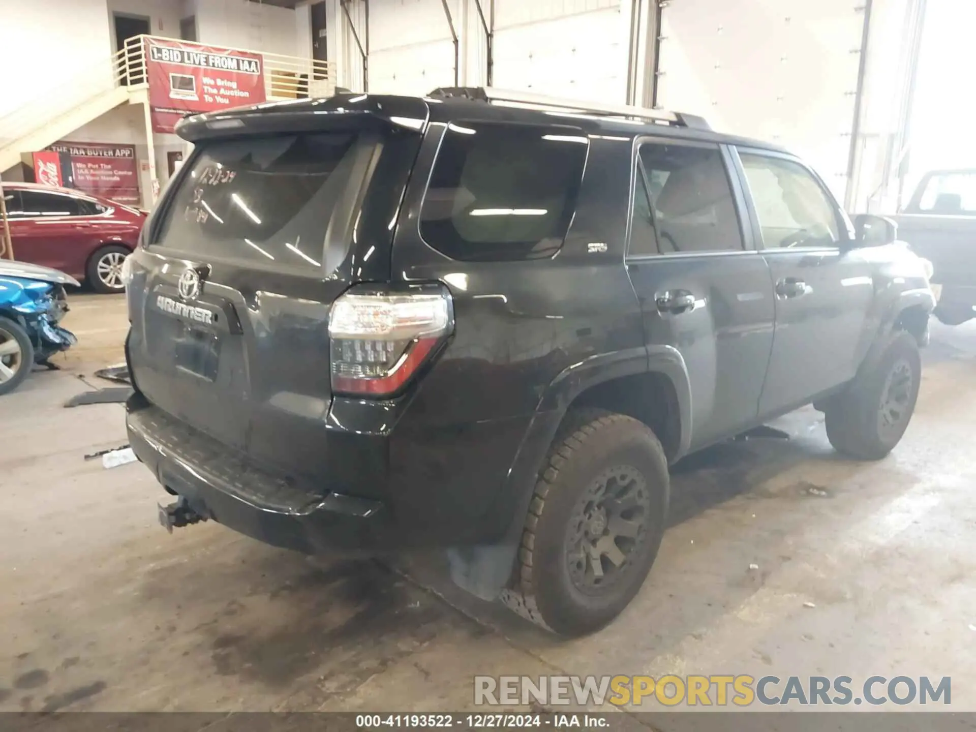 4 Photograph of a damaged car JTEMU5JR6M5851224 TOYOTA 4RUNNER 2021