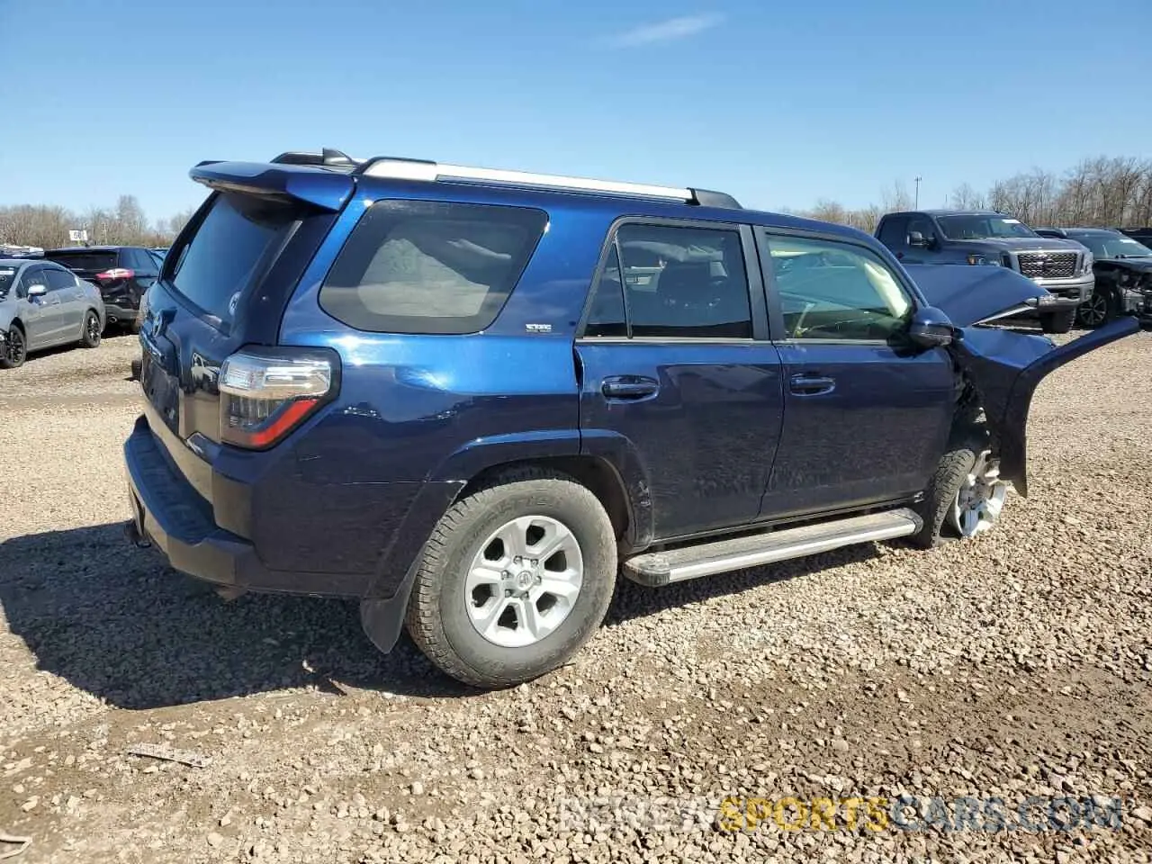 3 Фотография поврежденного автомобиля JTEMU5JR6M5857962 TOYOTA 4RUNNER 2021