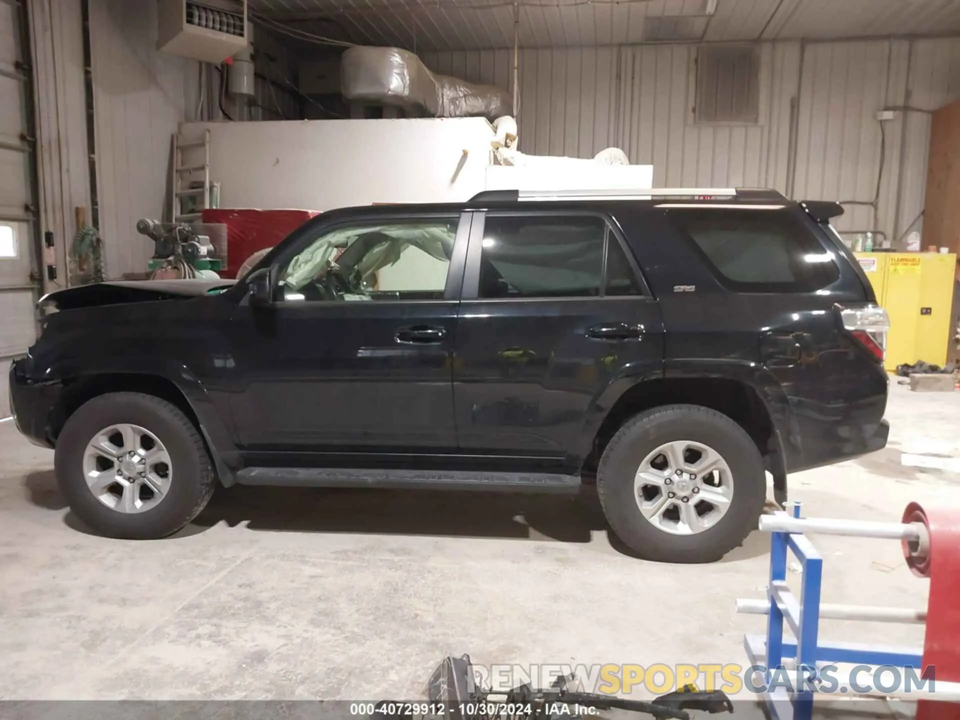 15 Photograph of a damaged car JTEMU5JR7M5913455 TOYOTA 4RUNNER 2021