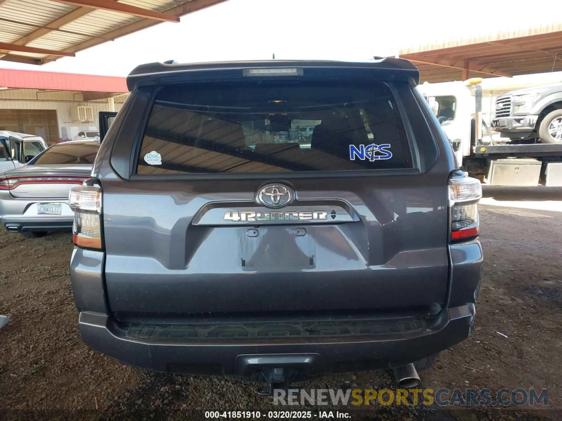 16 Photograph of a damaged car JTEMU5JR7M5963062 TOYOTA 4RUNNER 2021