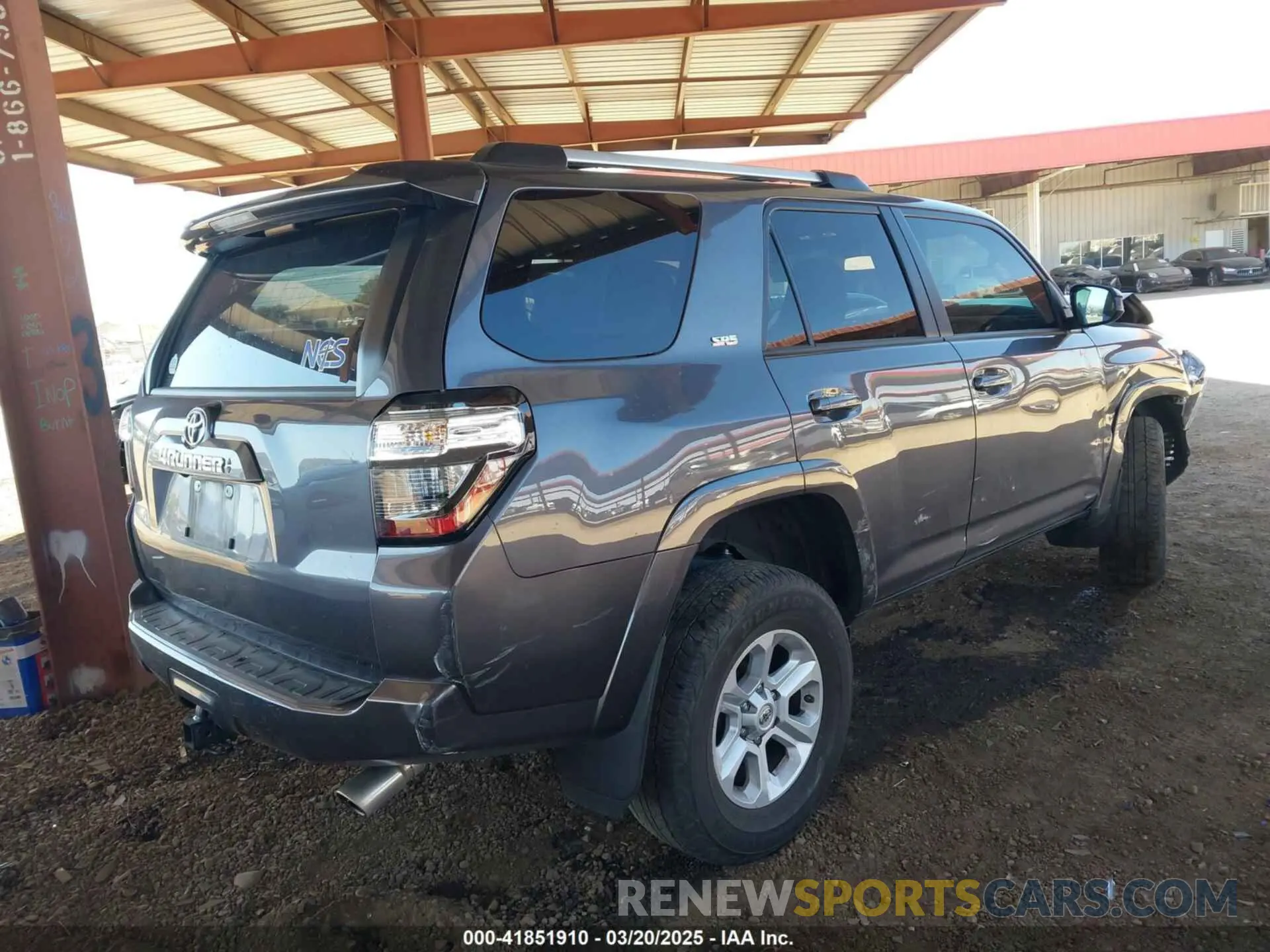 4 Photograph of a damaged car JTEMU5JR7M5963062 TOYOTA 4RUNNER 2021