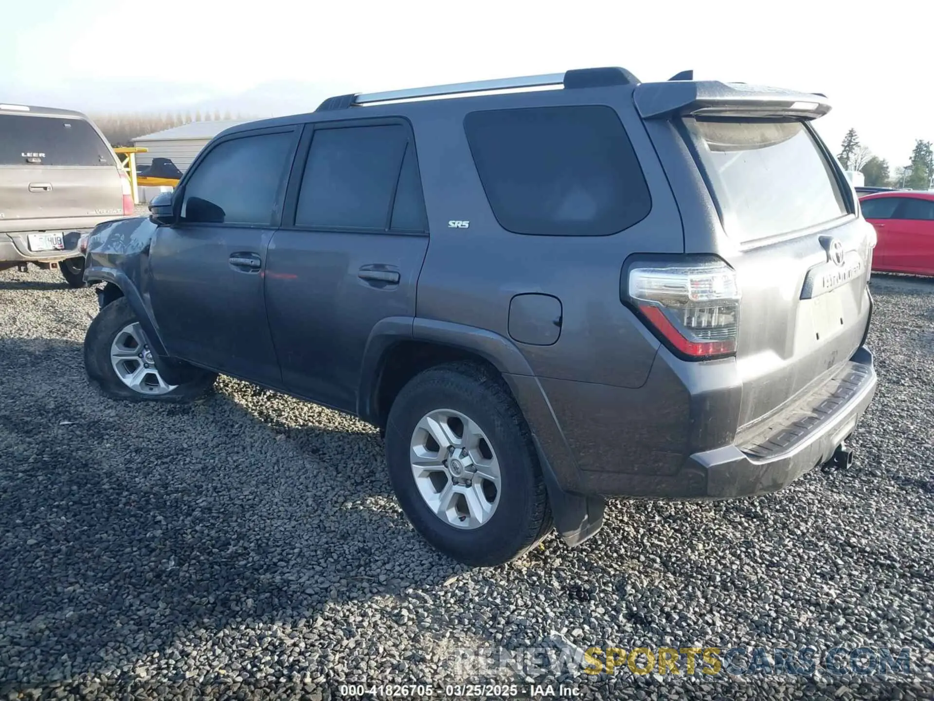 3 Фотография поврежденного автомобиля JTEMU5JR8M5878358 TOYOTA 4RUNNER 2021